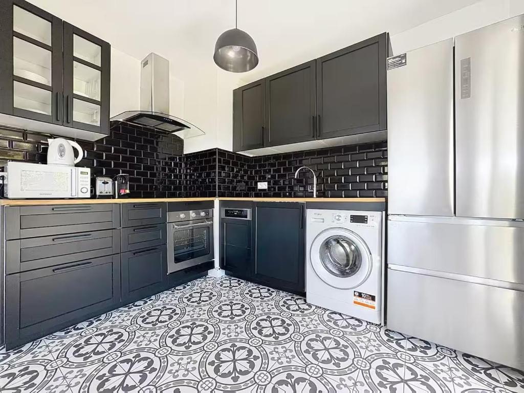 Apartment Comfort And Relaxation And Swimming Pool *