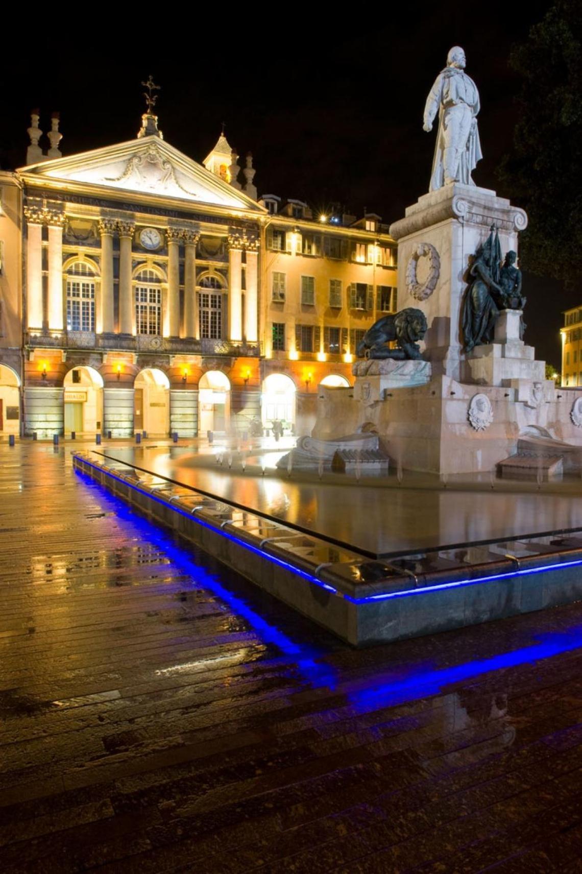 Chic Industrial Loft Quiet Garibaldi Ac Balcony *