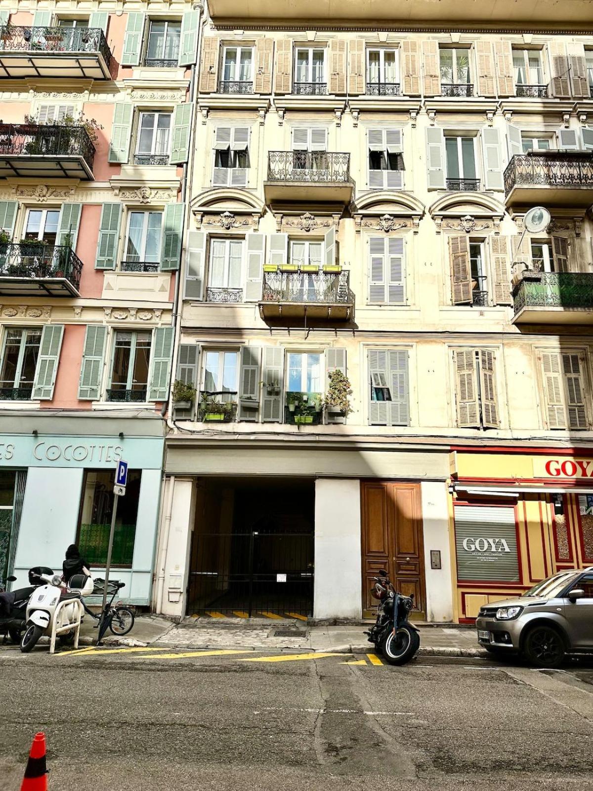 Charming Port Of Flat 1