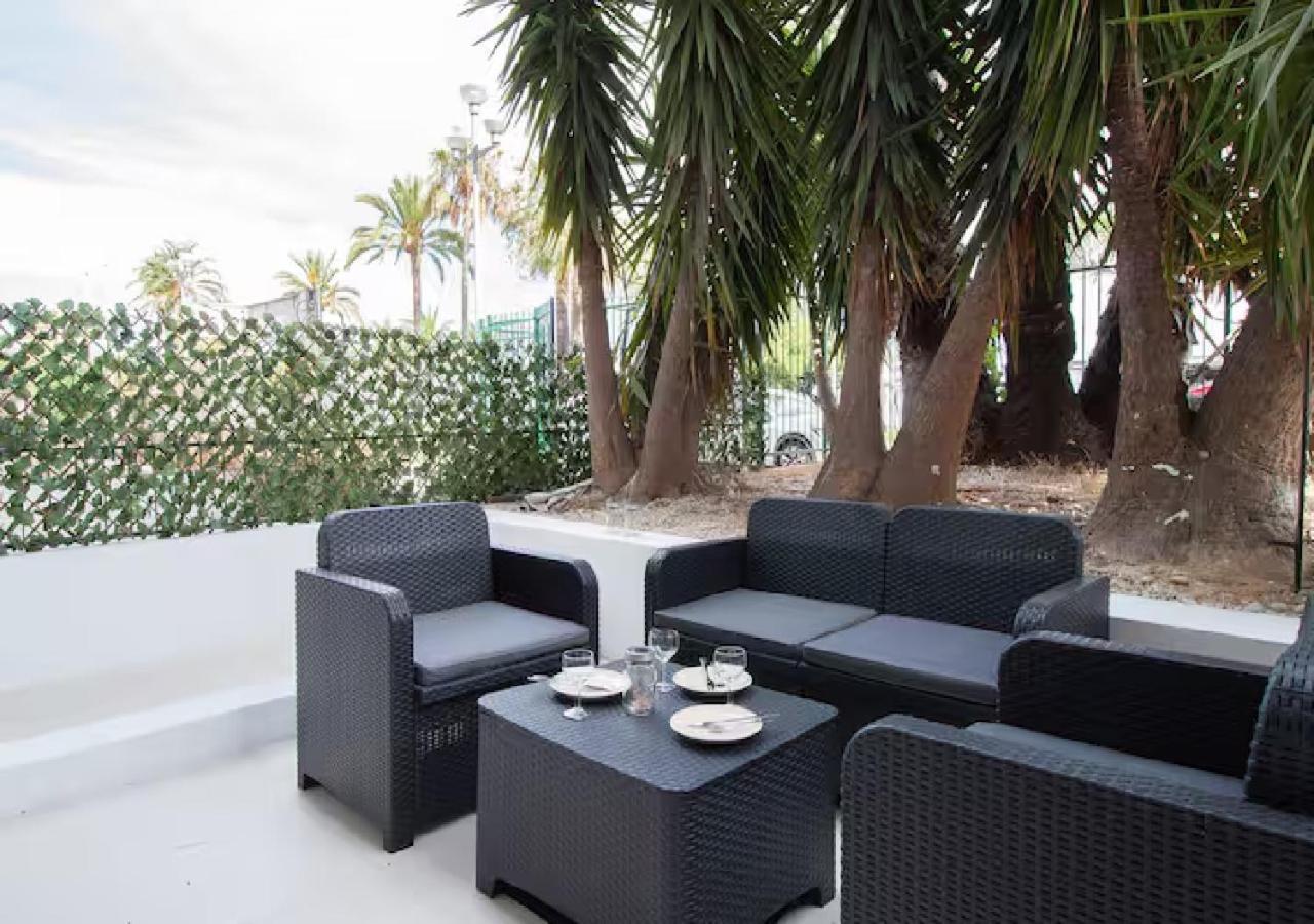 Terrasse En Bord De Promenade Des Apartment