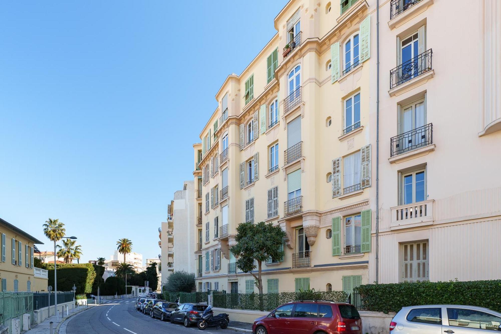 Apartment Renting - Bellevue - Chic Elegant Refuge Residential Area Liberation *