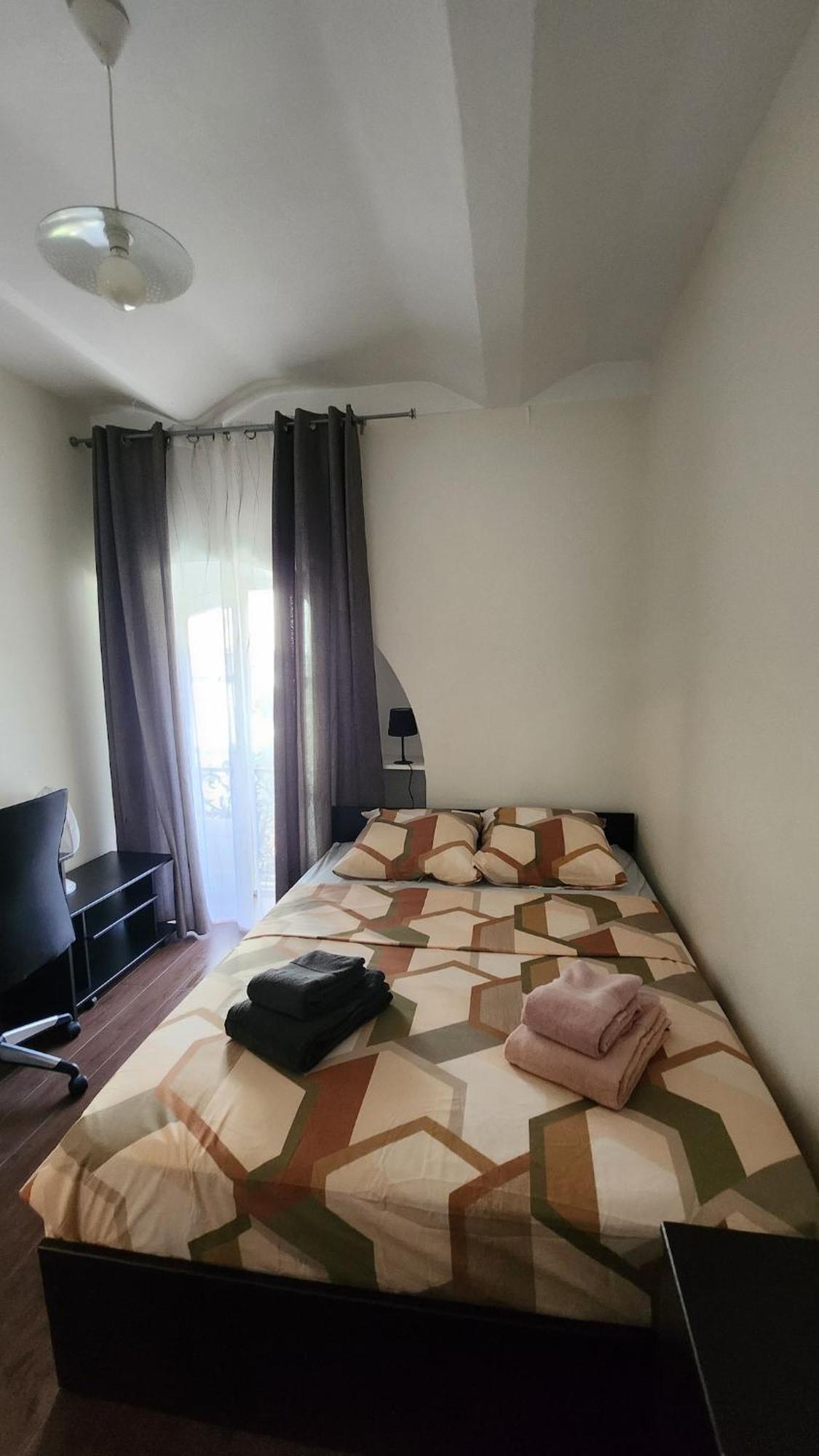 2-room Off The Apartment