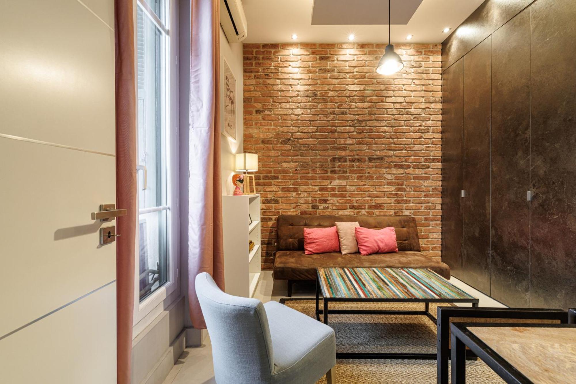 Charming 1 Bdr Downtown *