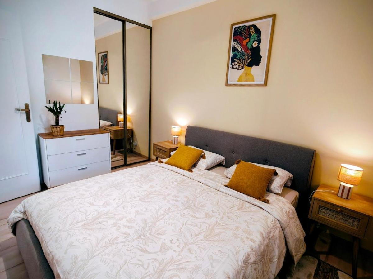 Modern Gem 200m From Beaches With Balcony, Ac And Tram Apartment