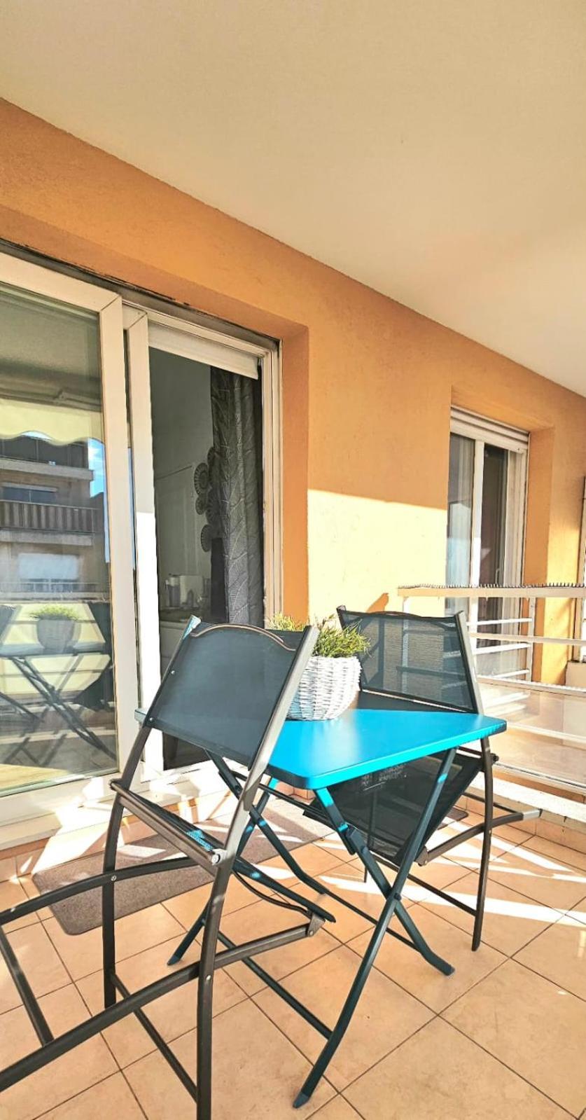 T2 Cozy & Air-conditioned, Close To Amenities Apartment *