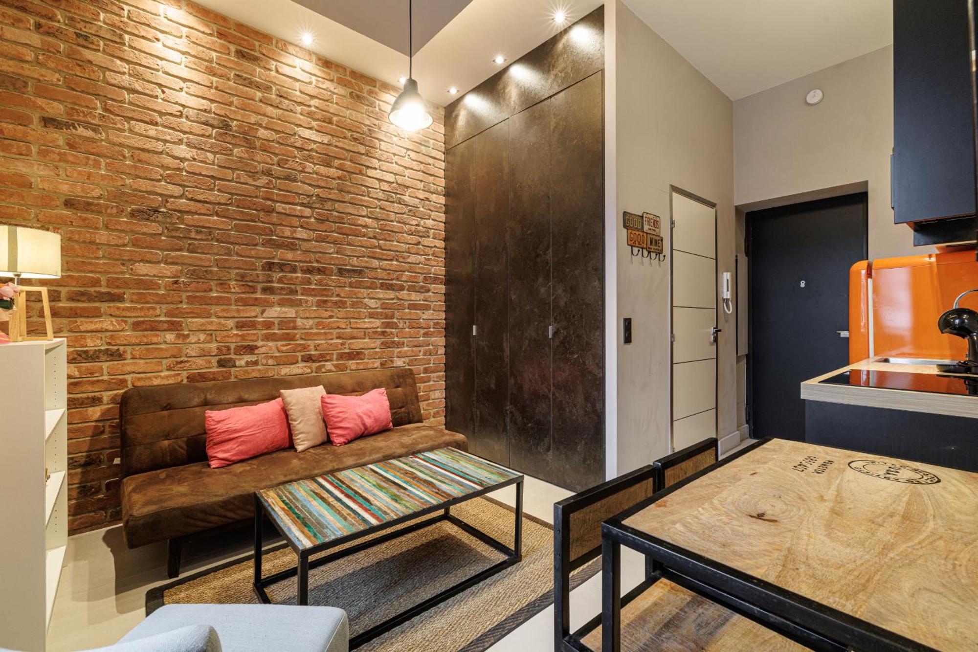 Charming 1 Bdr Downtown Apartment