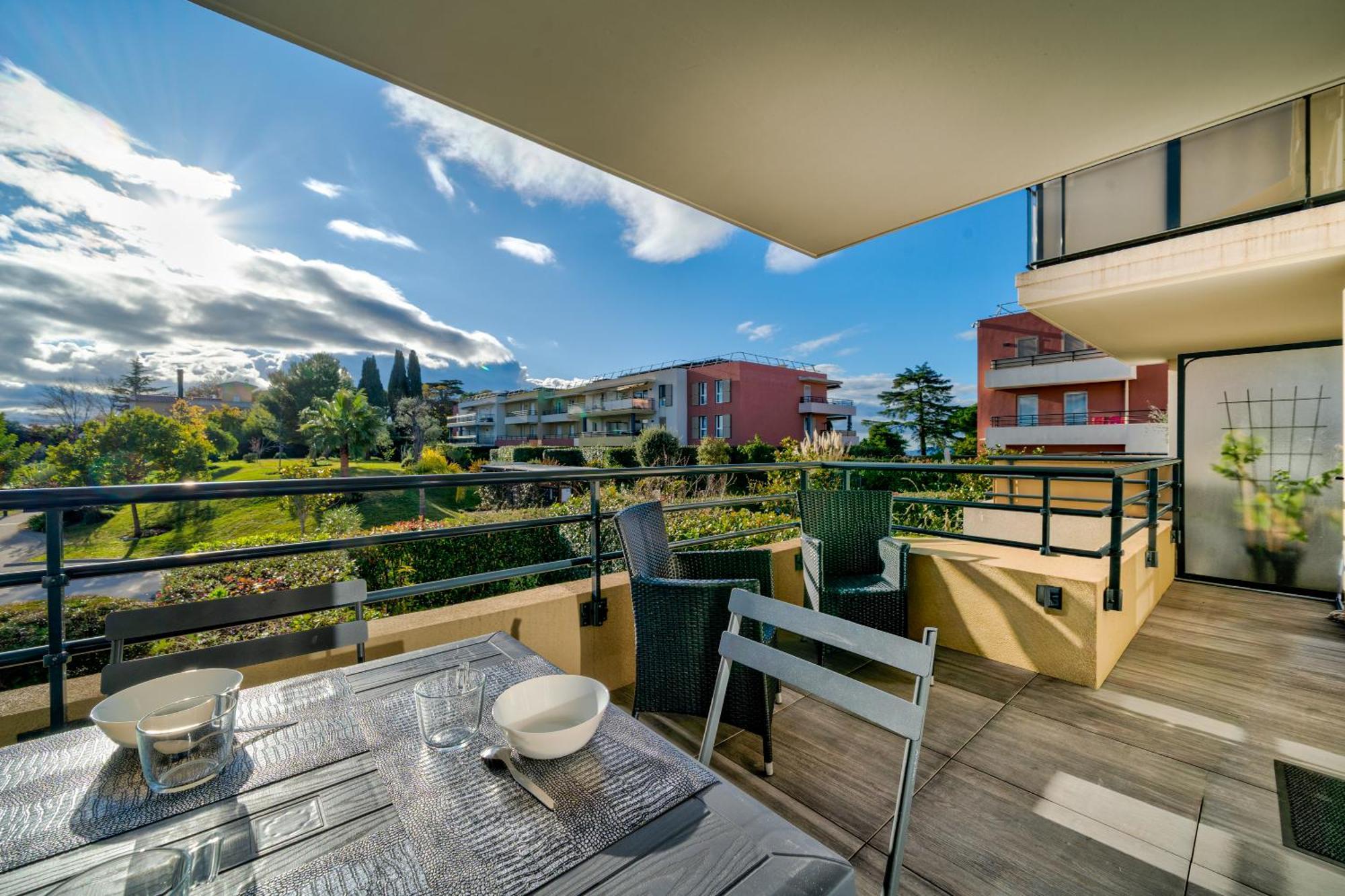 Apartment Superbe 2 Pieces - Piscine Et Garage Nice