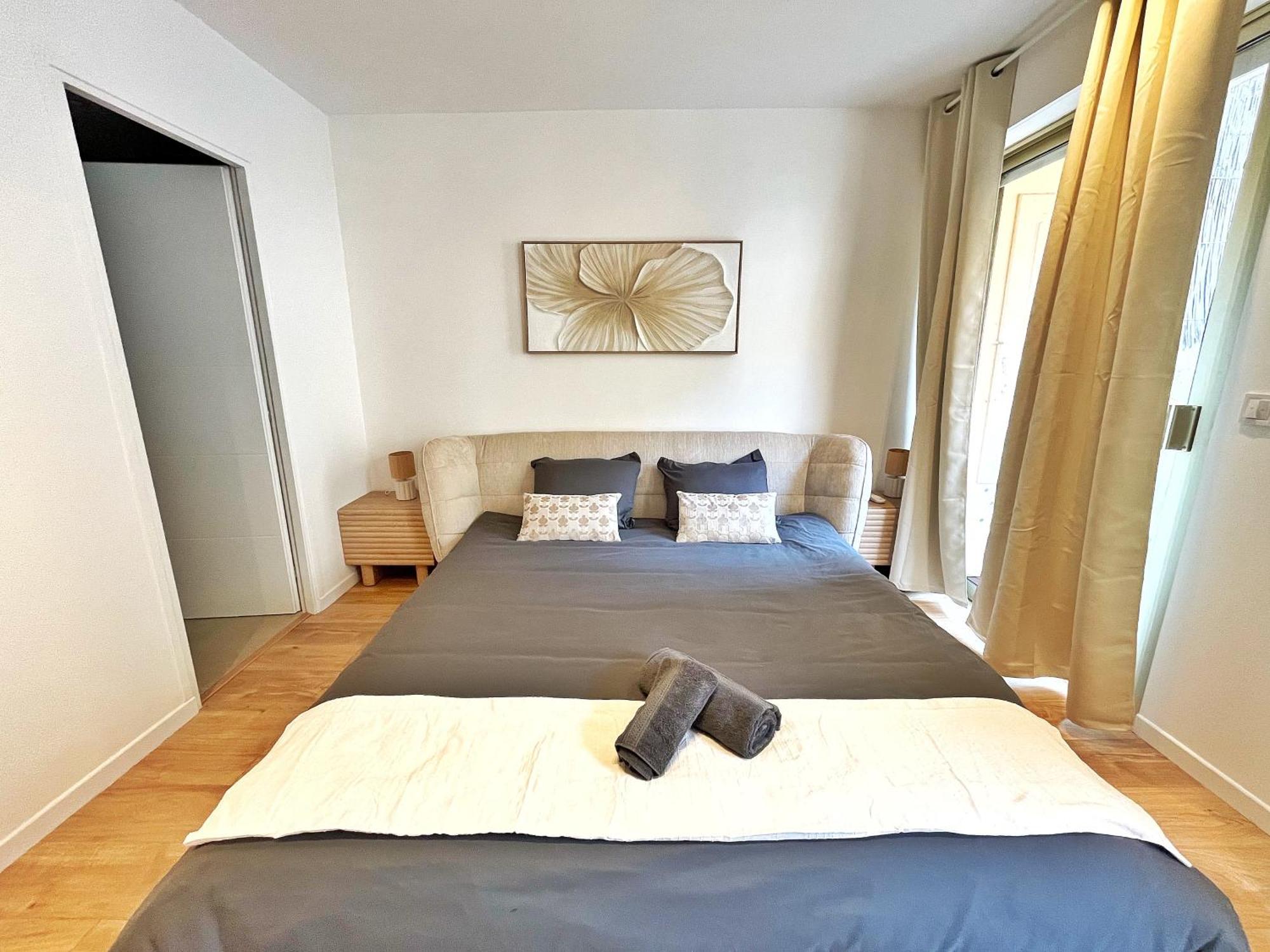 Ref 127 - 3 Pieces 2 Port * Nice