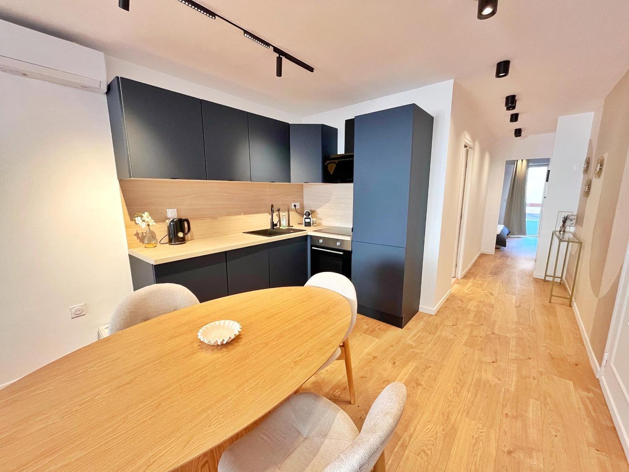 Ref 127 - 3 Pieces 2 Port Apartment Nice