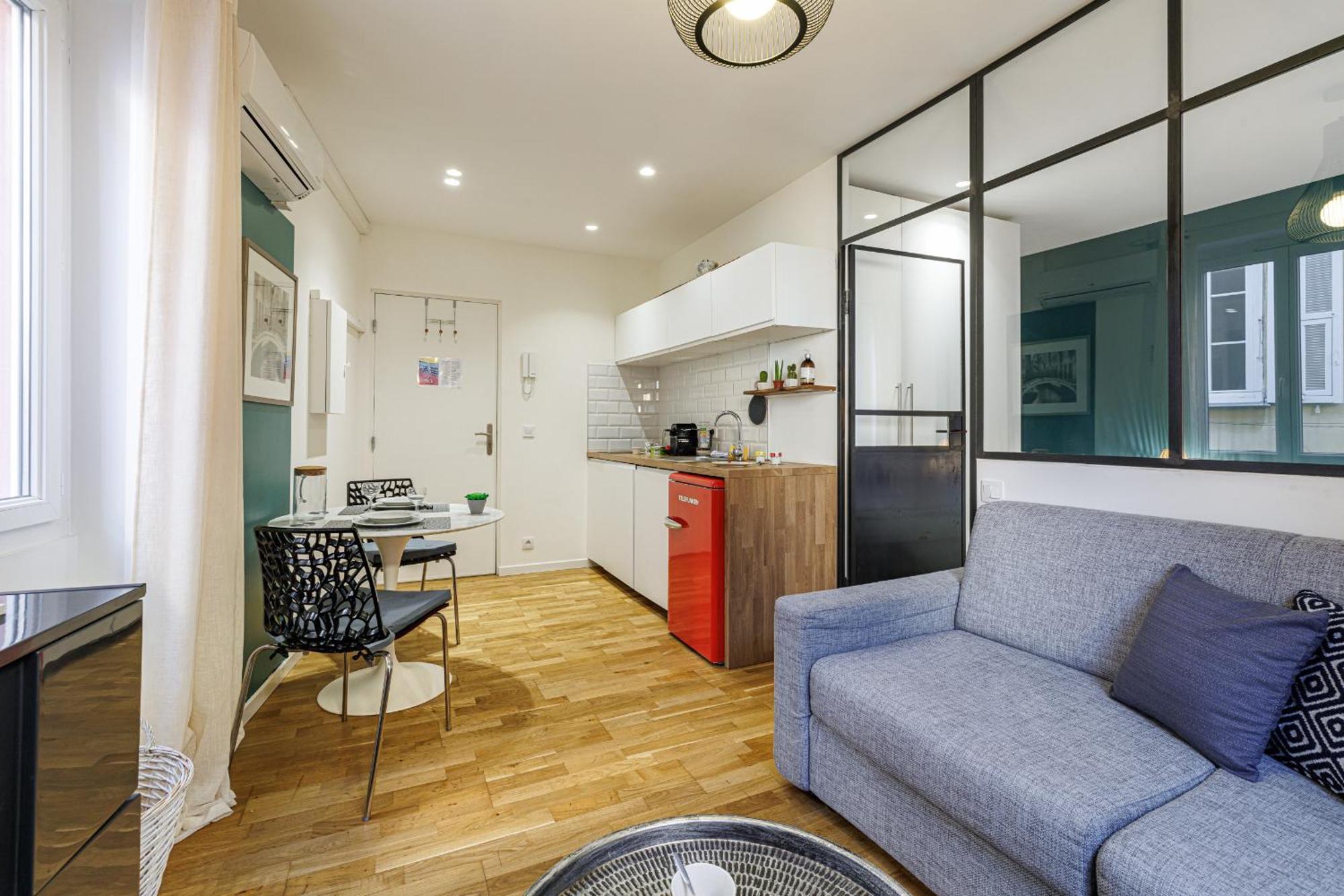 1 Gallo Lot 3 - Joli Au Coeur Du Vieux-nice - Ac *