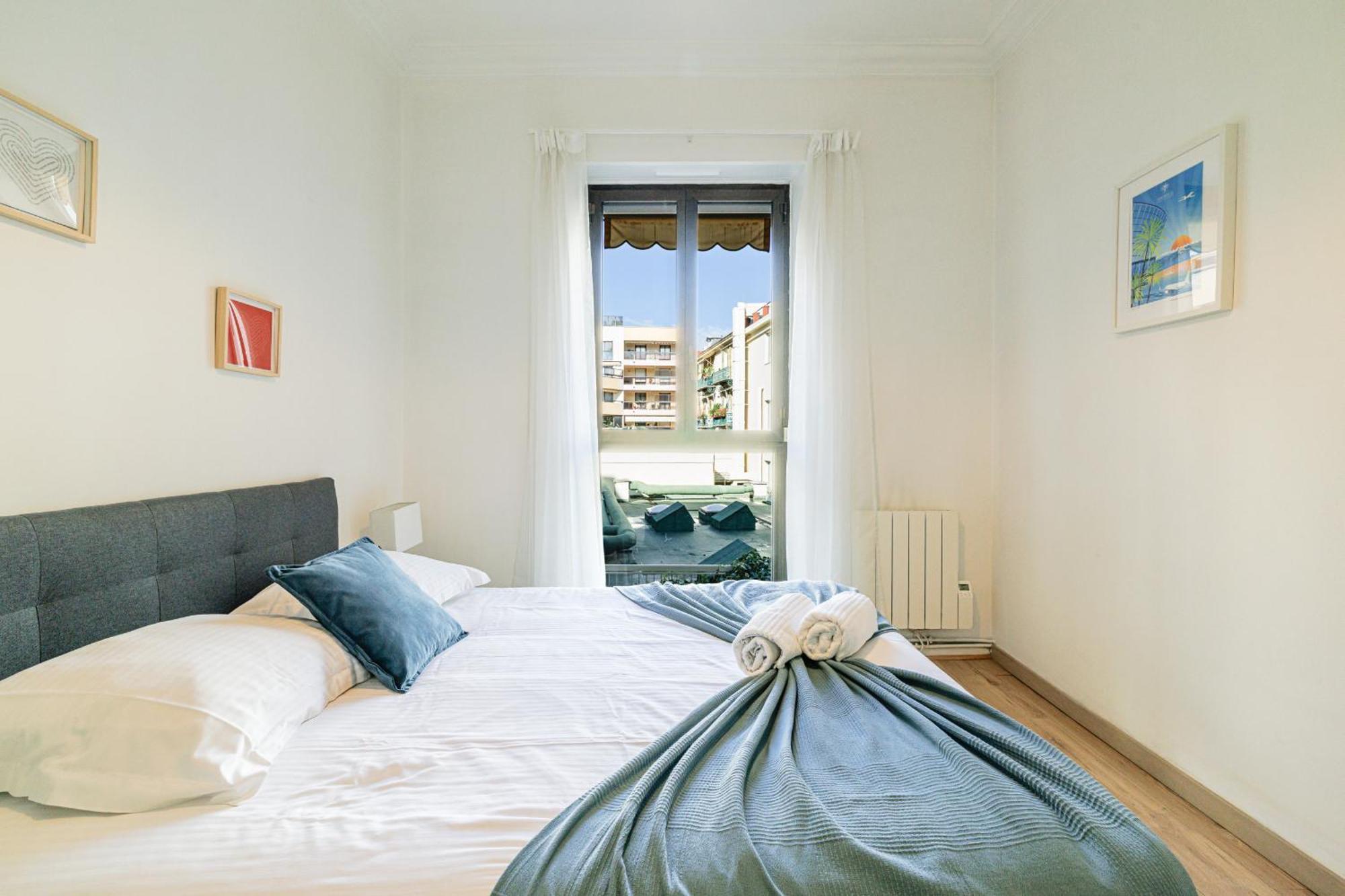 Ultra 2 Bdr - Ac & Balcony *