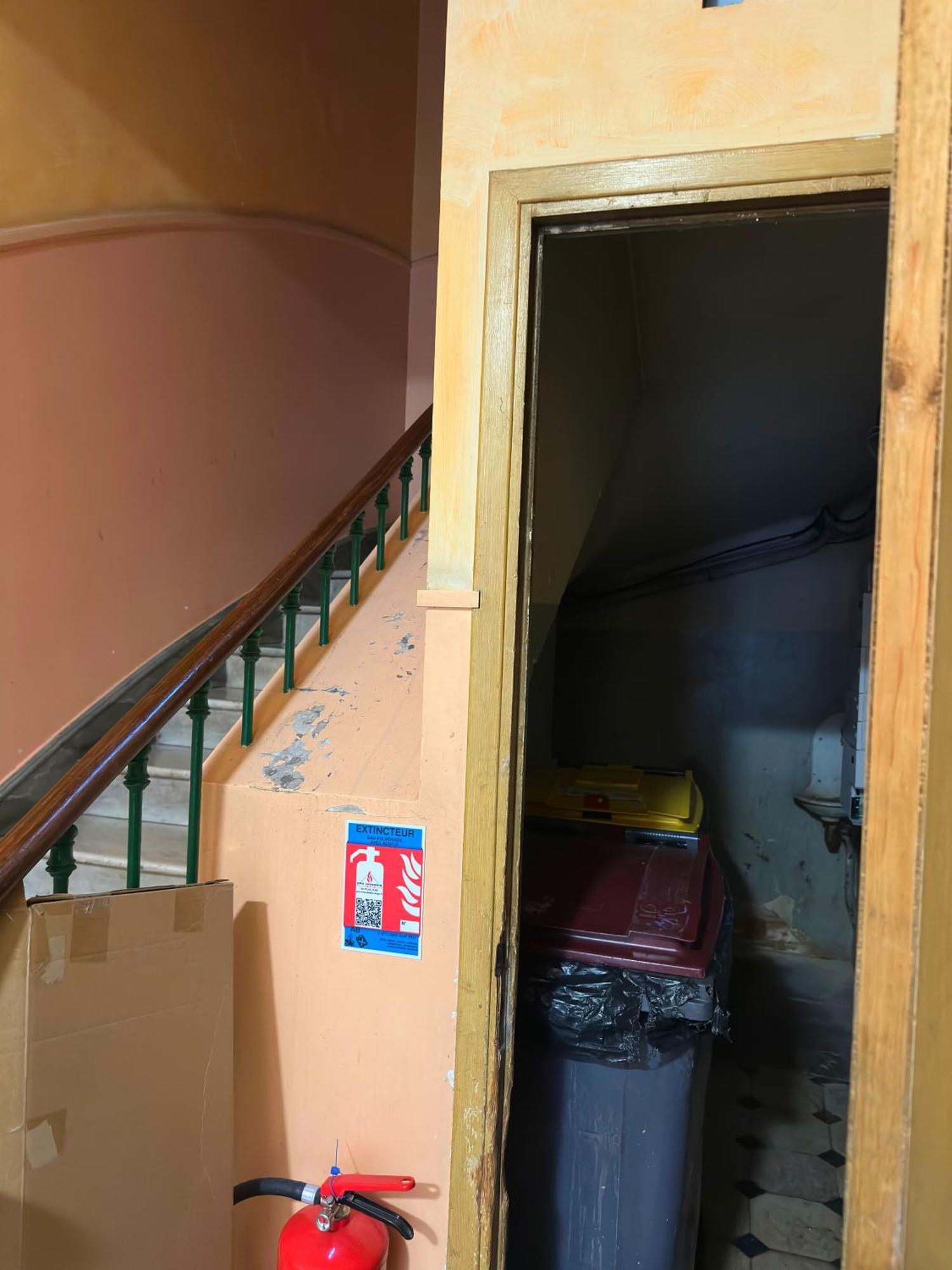 Renovated 2-room Sleeps 4 Tram And Shops Nearby Apartment