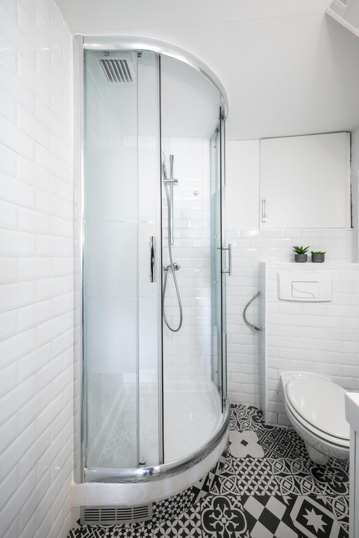 Charming Typical In The Heart Of Vieux Ac Apartment *