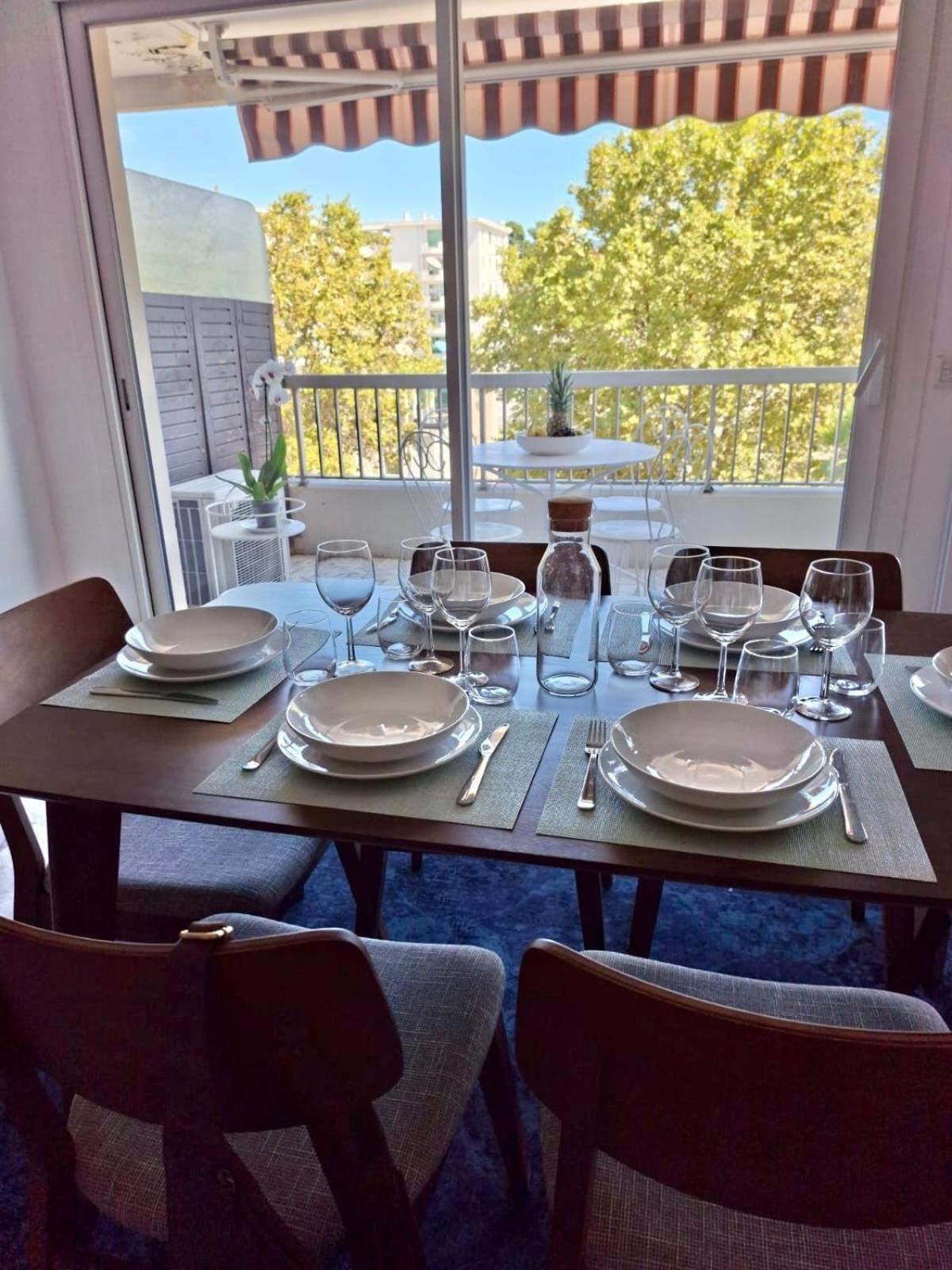 Elegant And Comfortable 3 Room, & Transport Within Walking Distance *