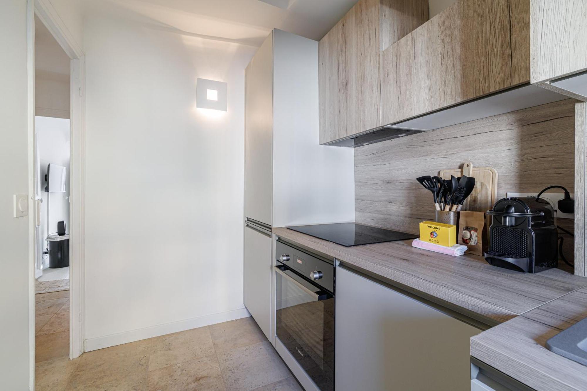 Charming Ultra 1 Bdr * Nice