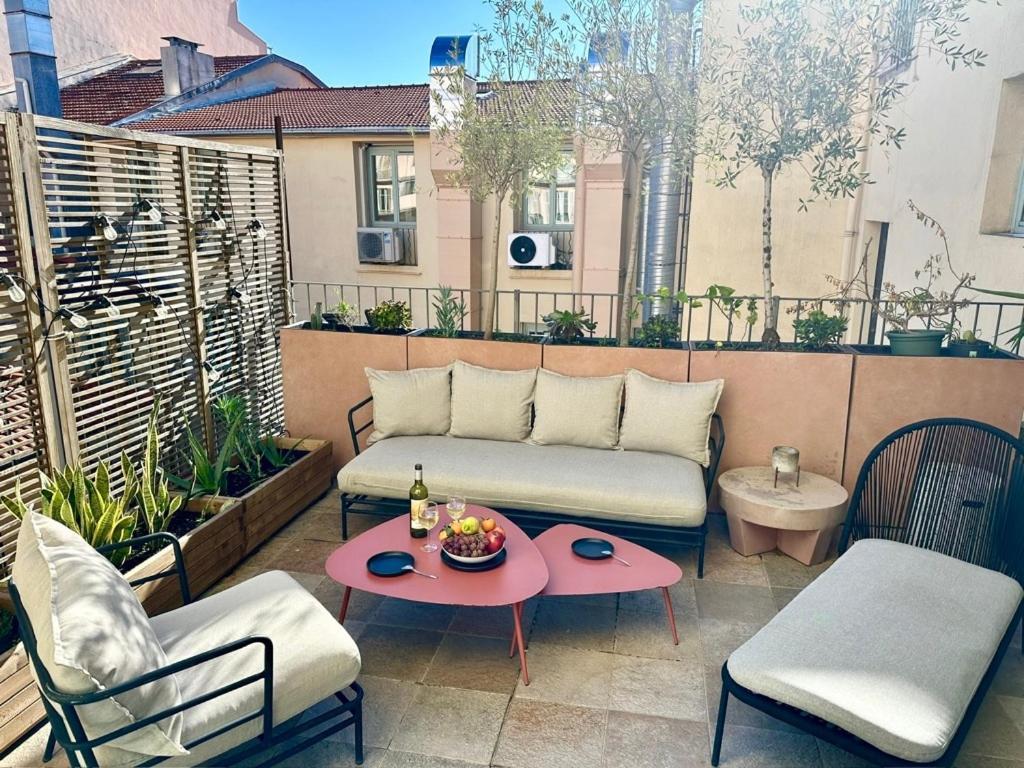 L'ame De - Terrasse Doree Sur Place Massena Apartment *