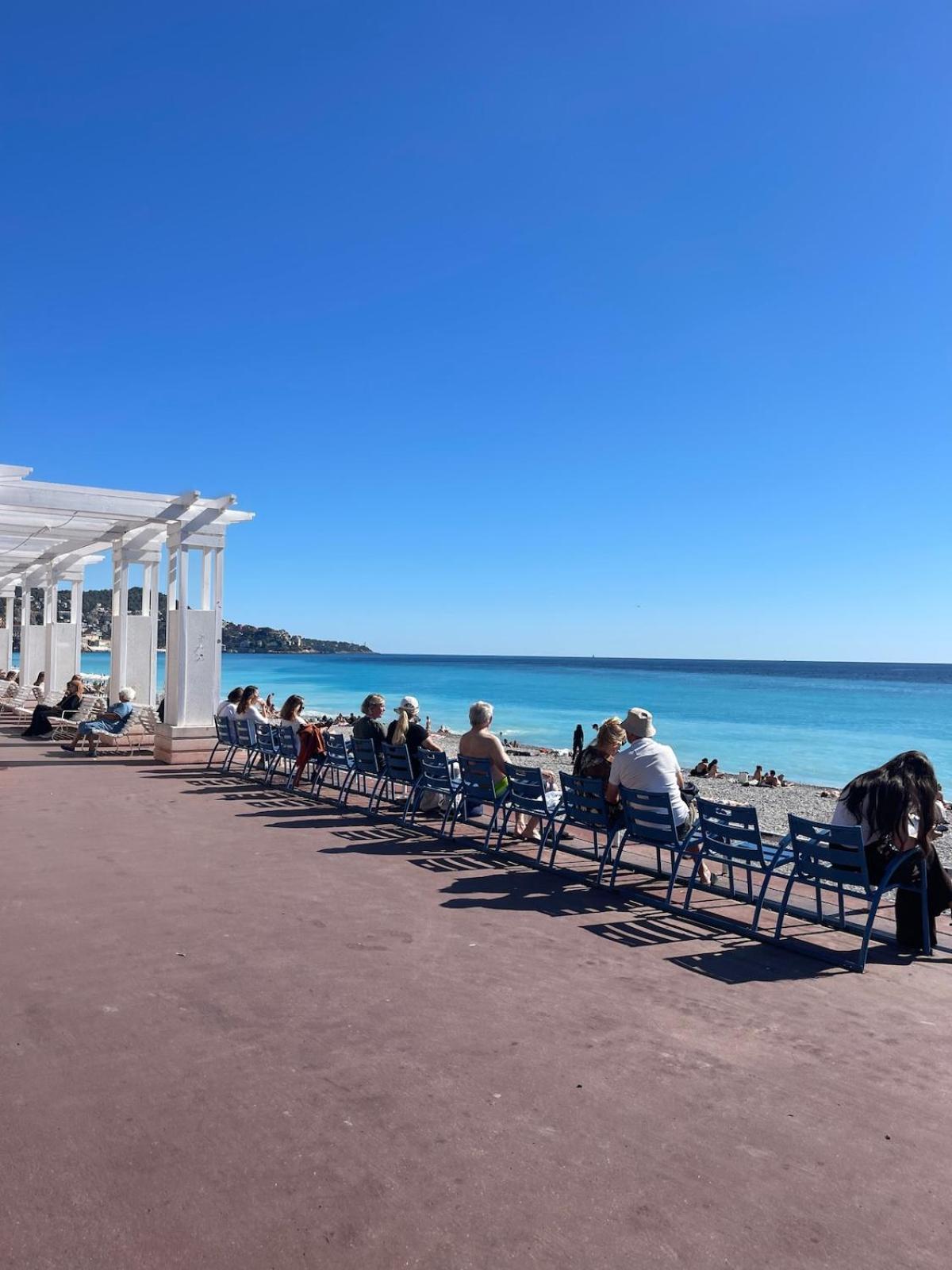 Neuf Carre Or A 2 Pas De La Equipe