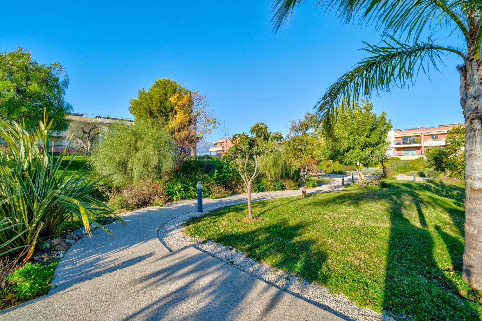 Apartment Superbe 2 Pieces - Piscine Et Garage *