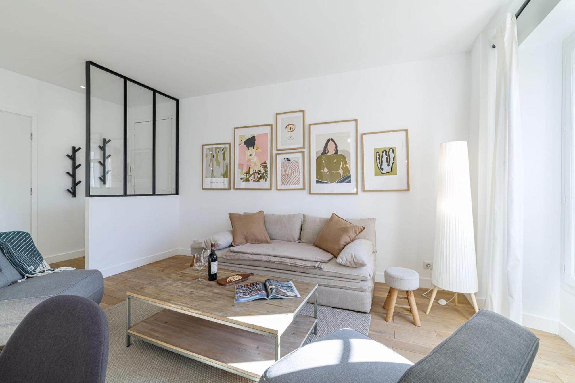 Apartment My Casa - Bonaparte 42 - 1 Bedroom Near Port And Place Garibaldi