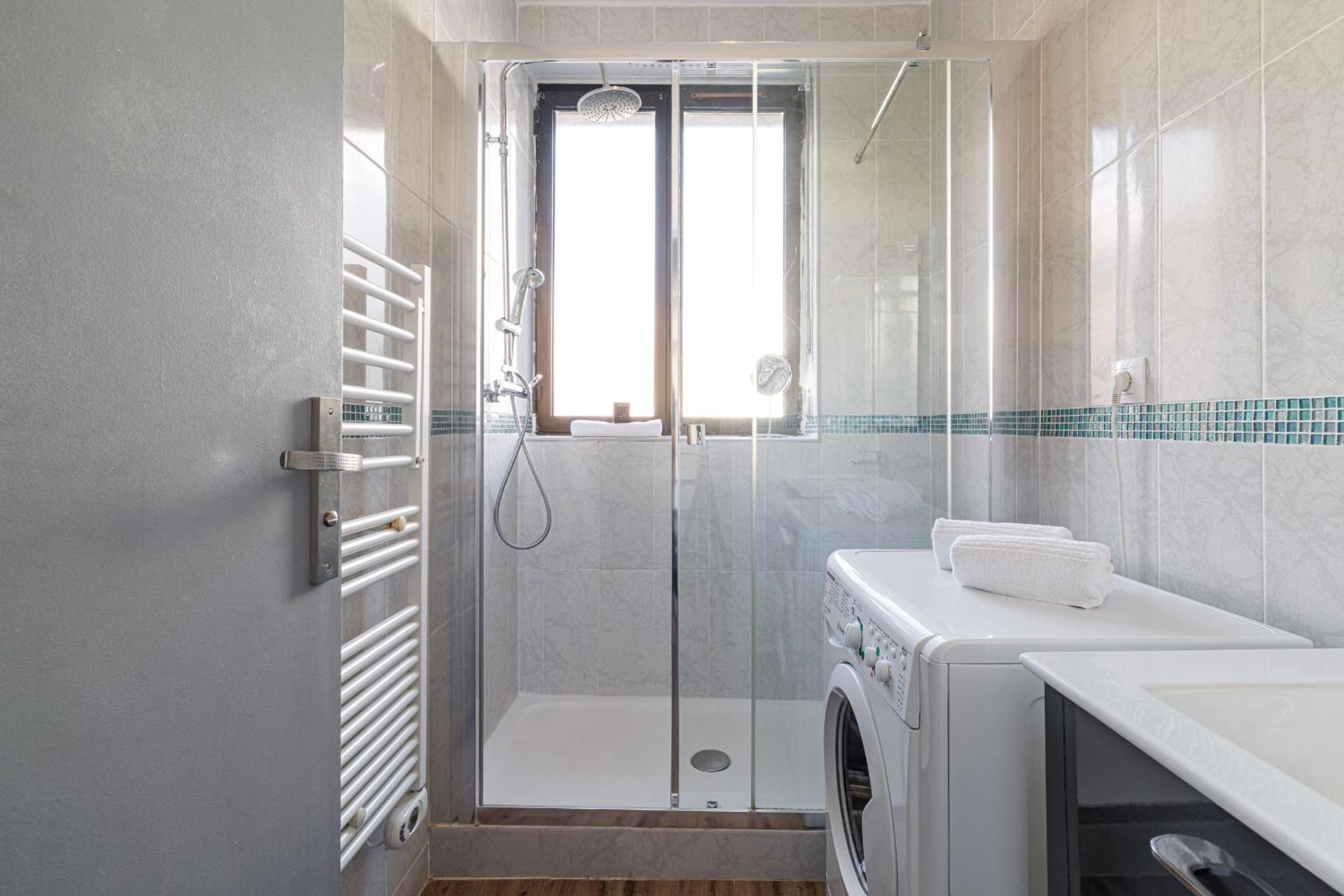 Ultra 2 Bdr - Ac & Balcony *