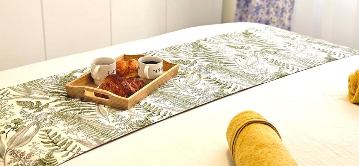 Center Nice, 10min Beach, Parking, Terrace, Direct Tram Apartment Nice