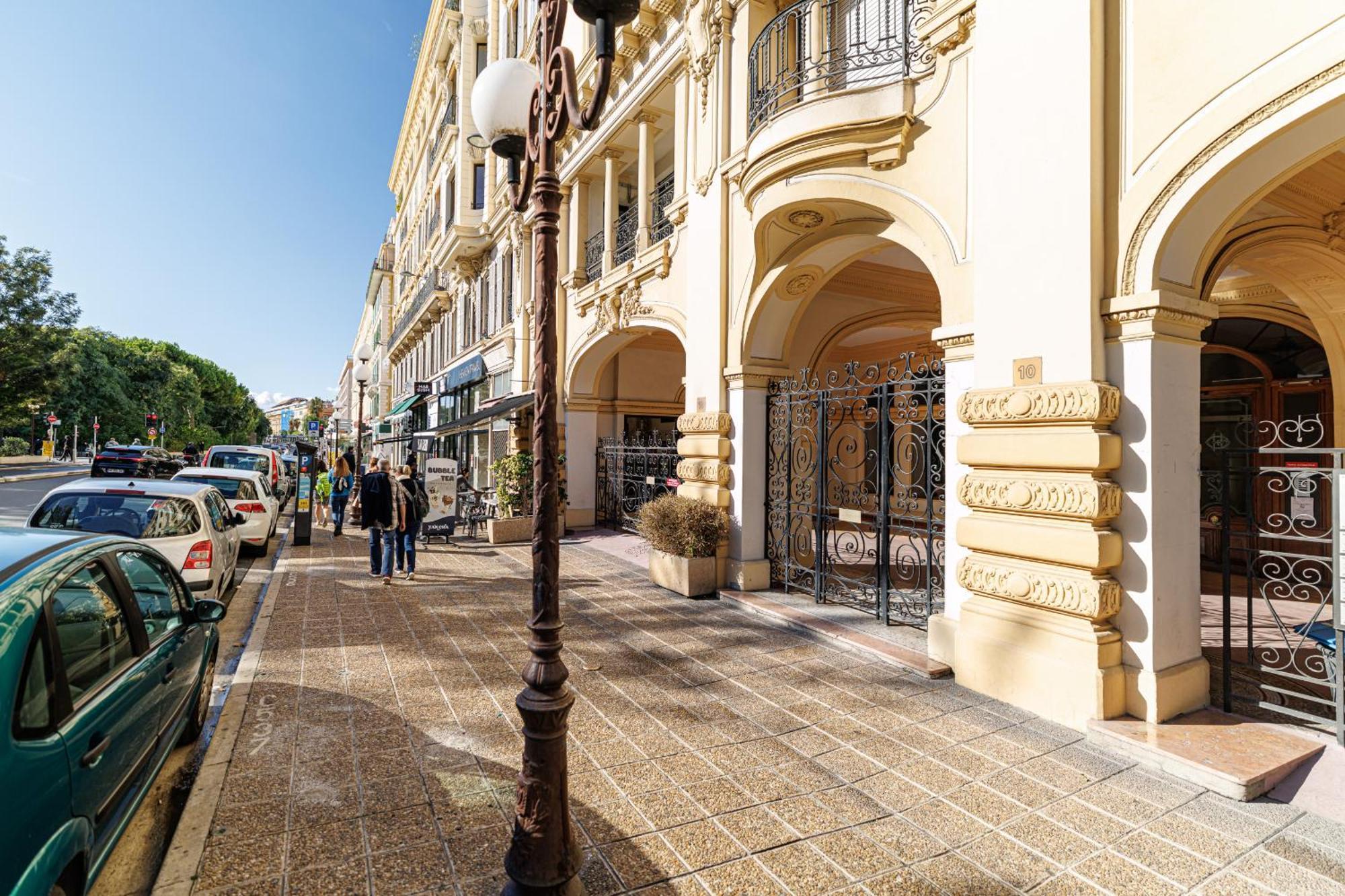 Apartment Ultra 2 Bdr - Ac & Balcony Nice