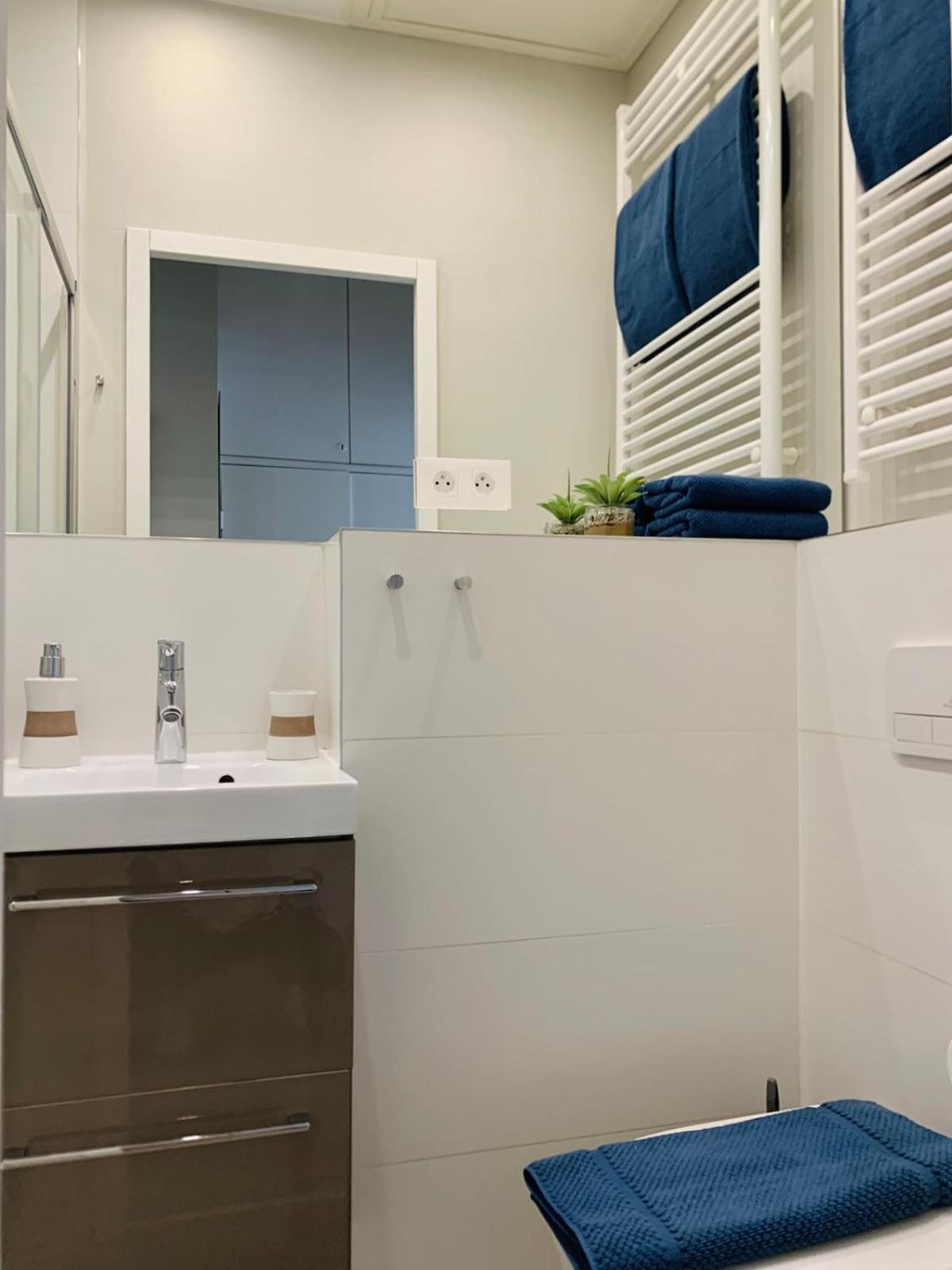 Apartment Stunning Flat With Sea View & Garden On Promenade Da Nice