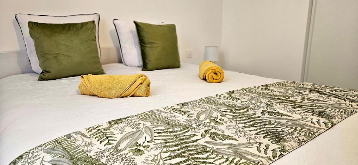 Center Nice, 10min Beach, Parking, Terrace, Direct Tram Apartment *