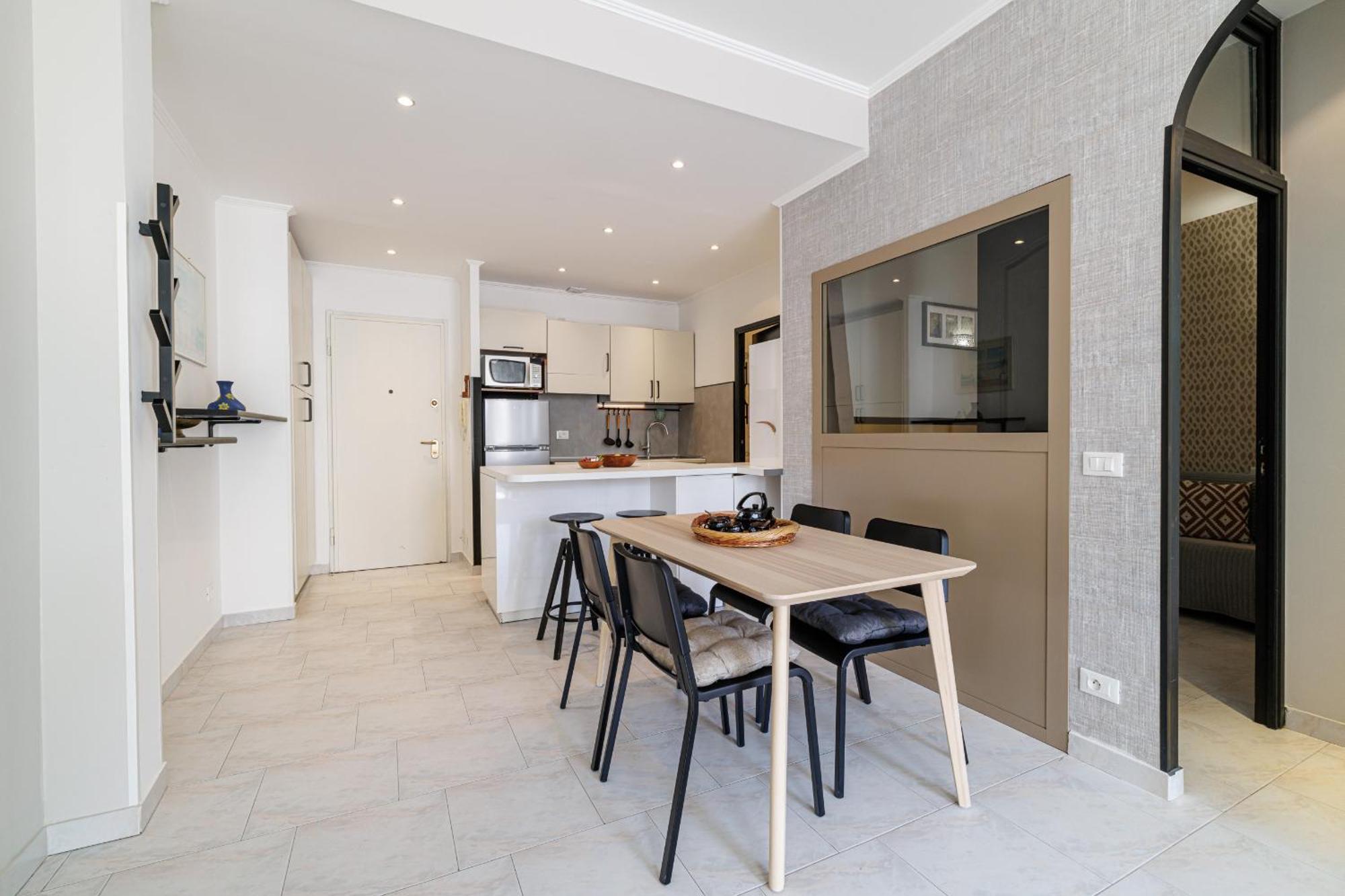 Apartment Massena Street - Quiet 2 Bdr & Balcony