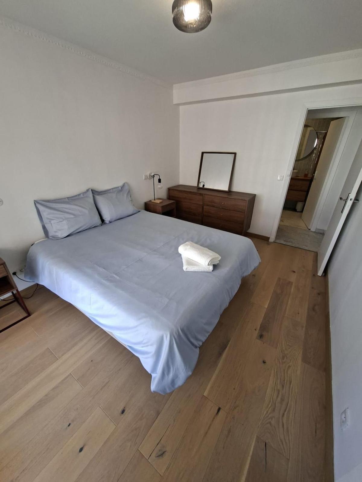 Apartment Elegant And Comfortable 3 Room, & Transport Within Walking Distance *