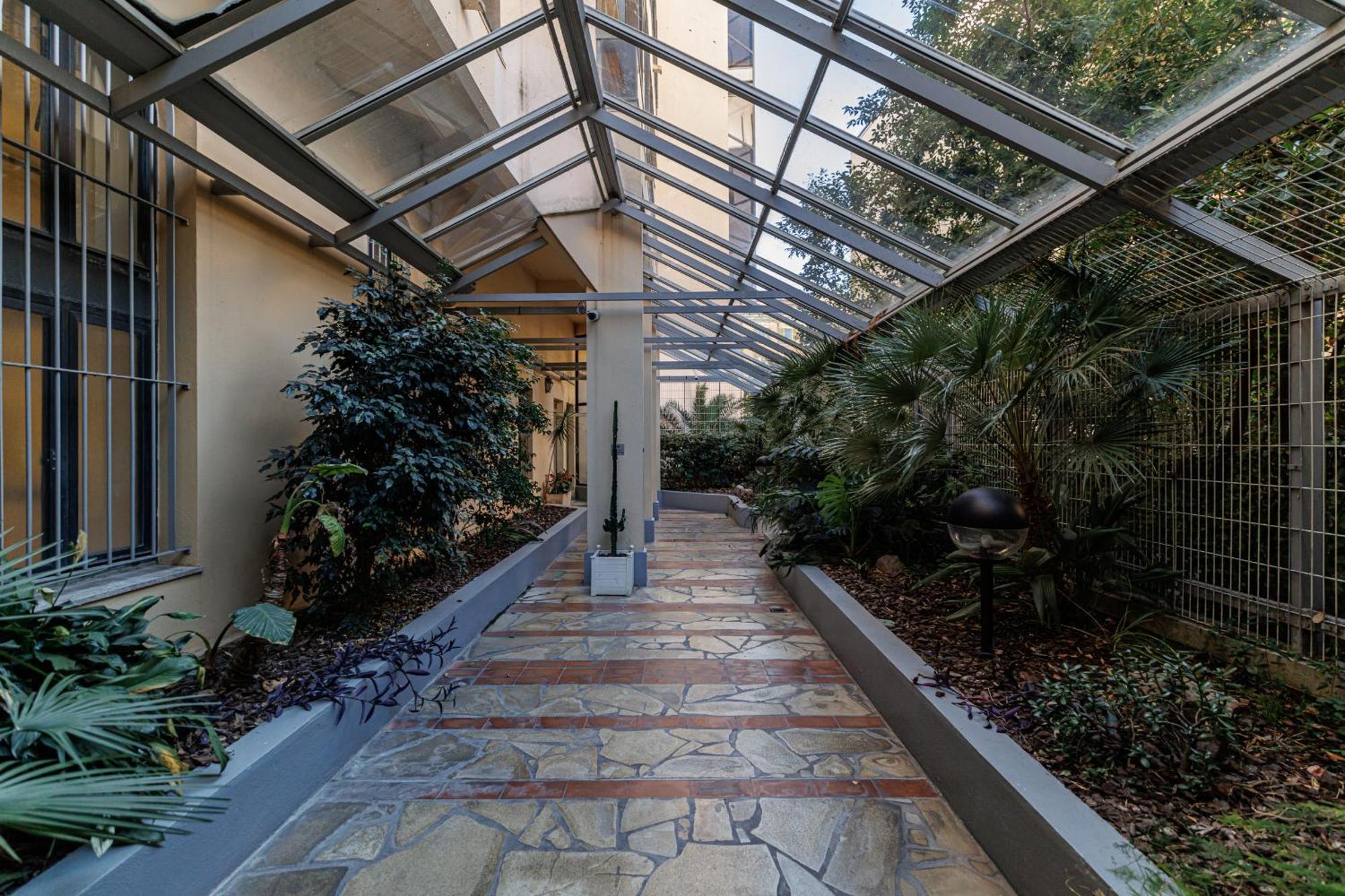 Apartment Ultra 2 Bdr - Ac & Balcony *