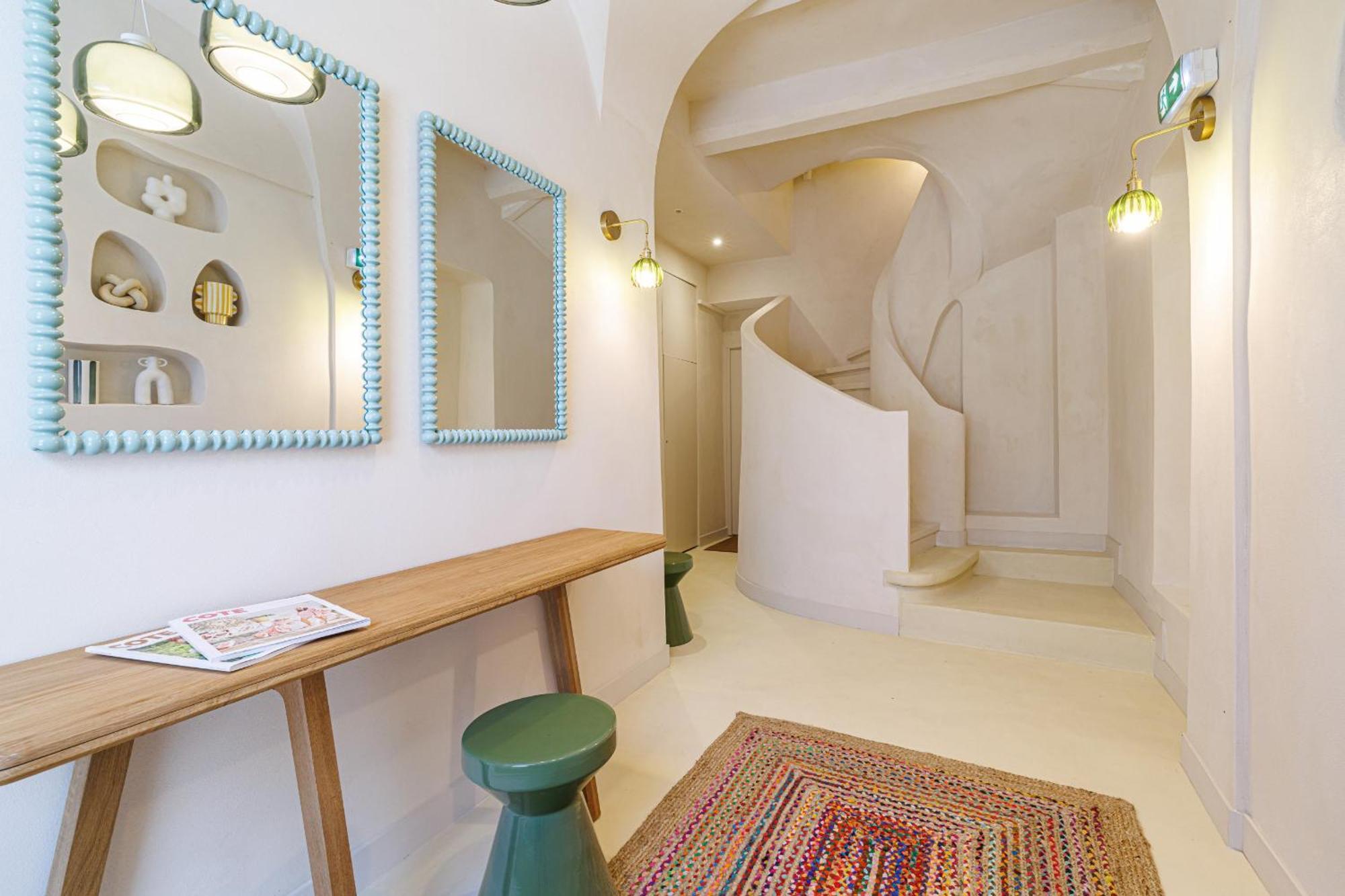 62 Carnot Lot 7 - Duplex Atypique- Climatise - 2 *