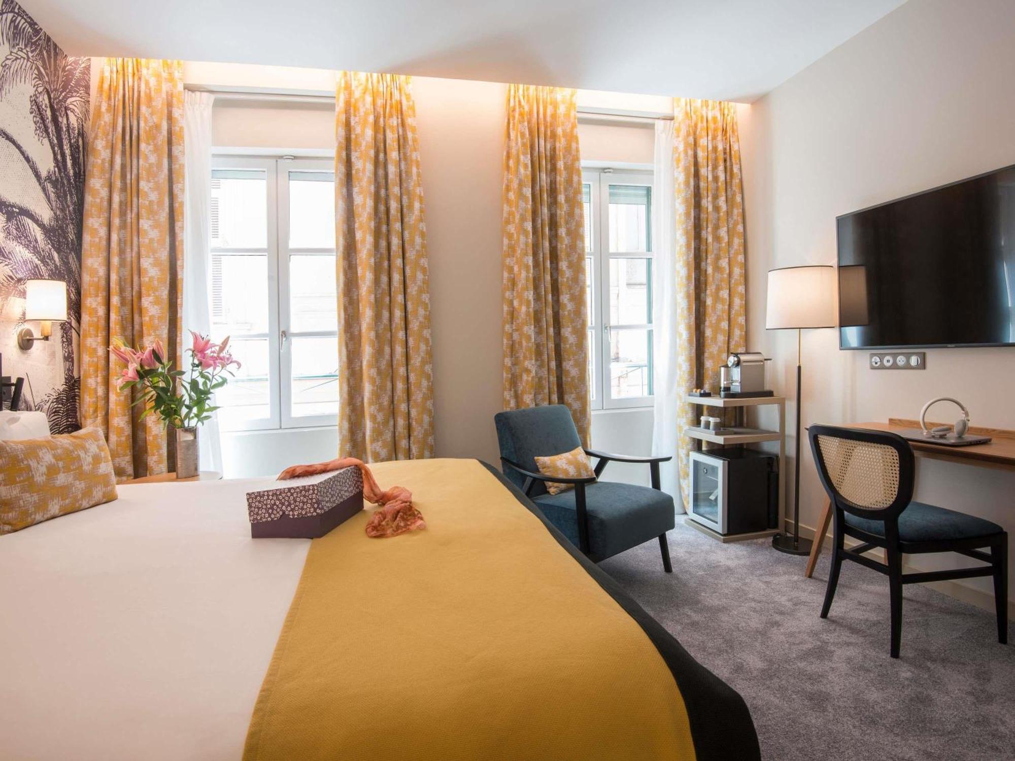 Hotel Mercure Marche Aux Fleurs 4*