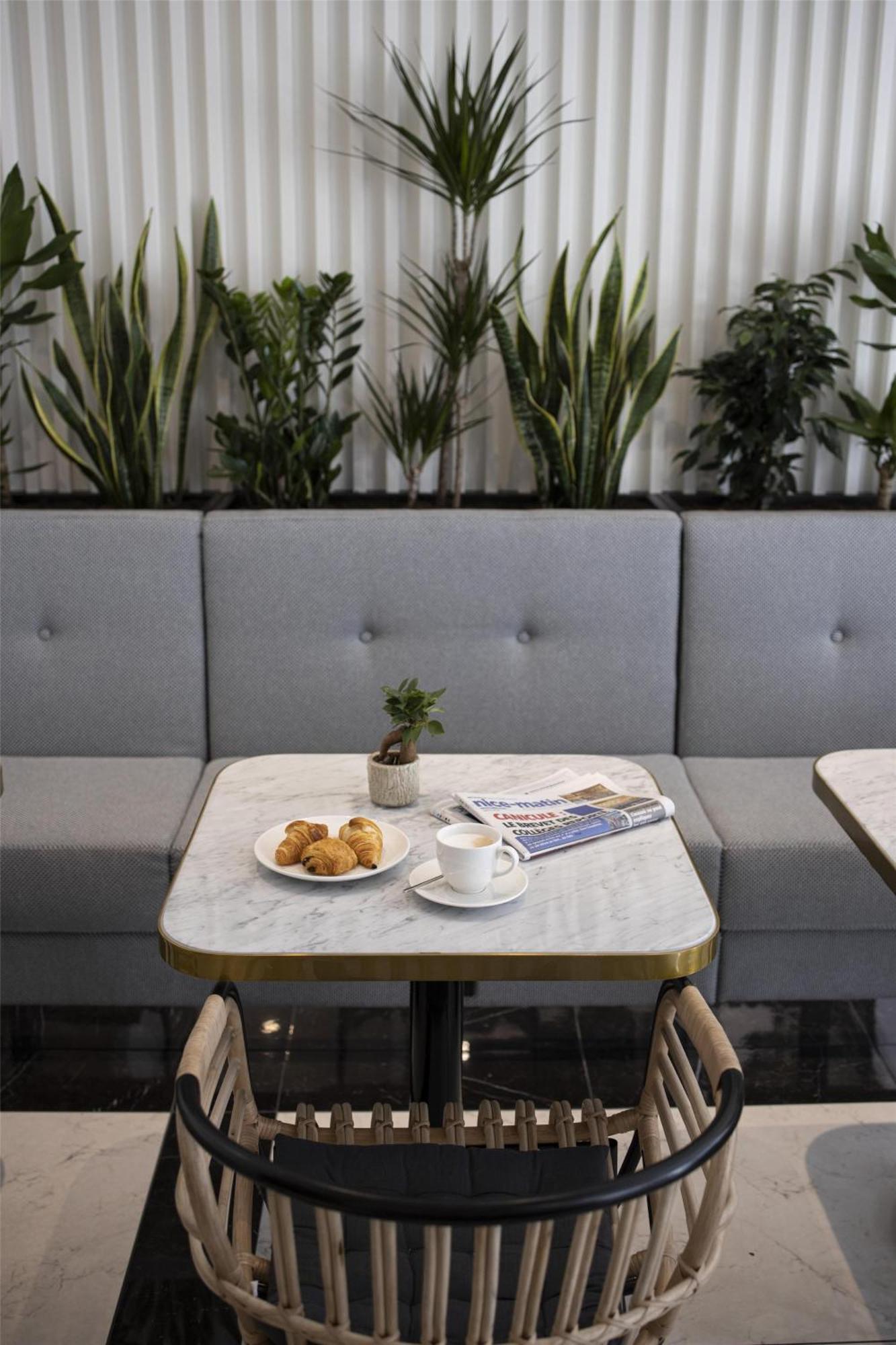 Western Premier Roosevelt Hotel 4*