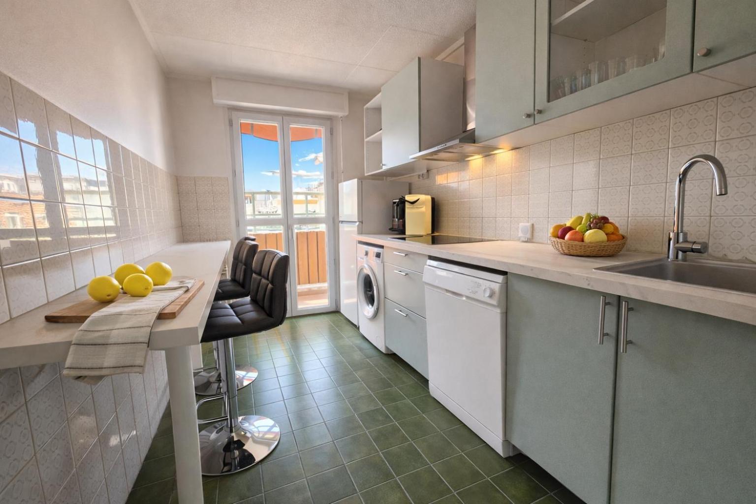 Port, Vue Et Confort Et Parking Nice