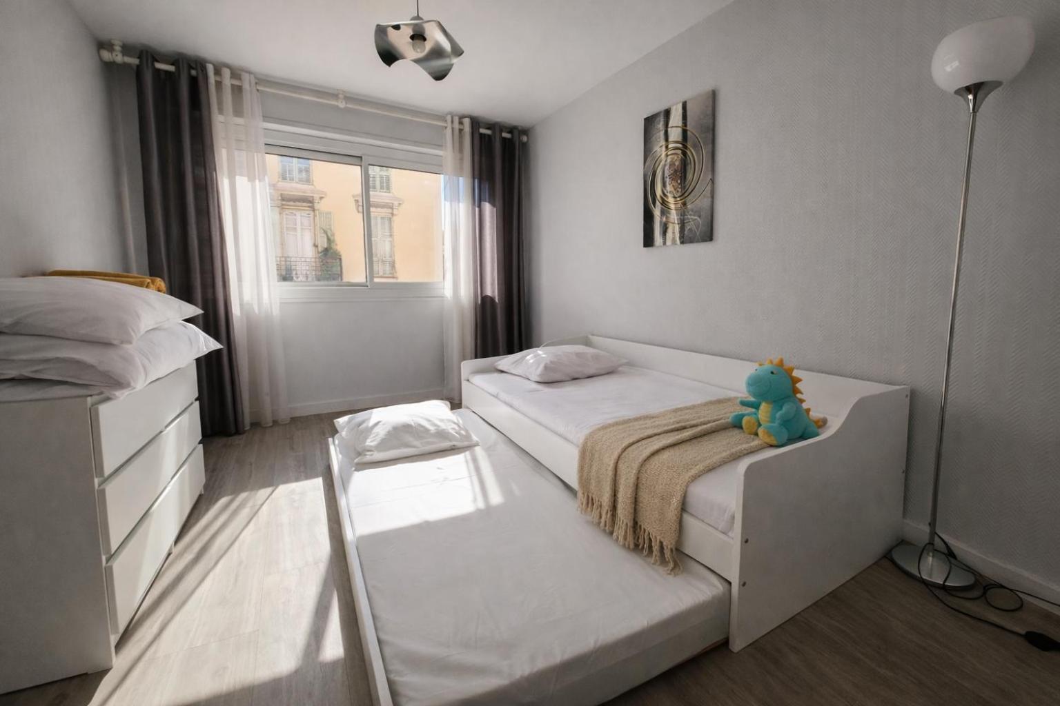 Port, Vue Et Confort Et Parking * Nice