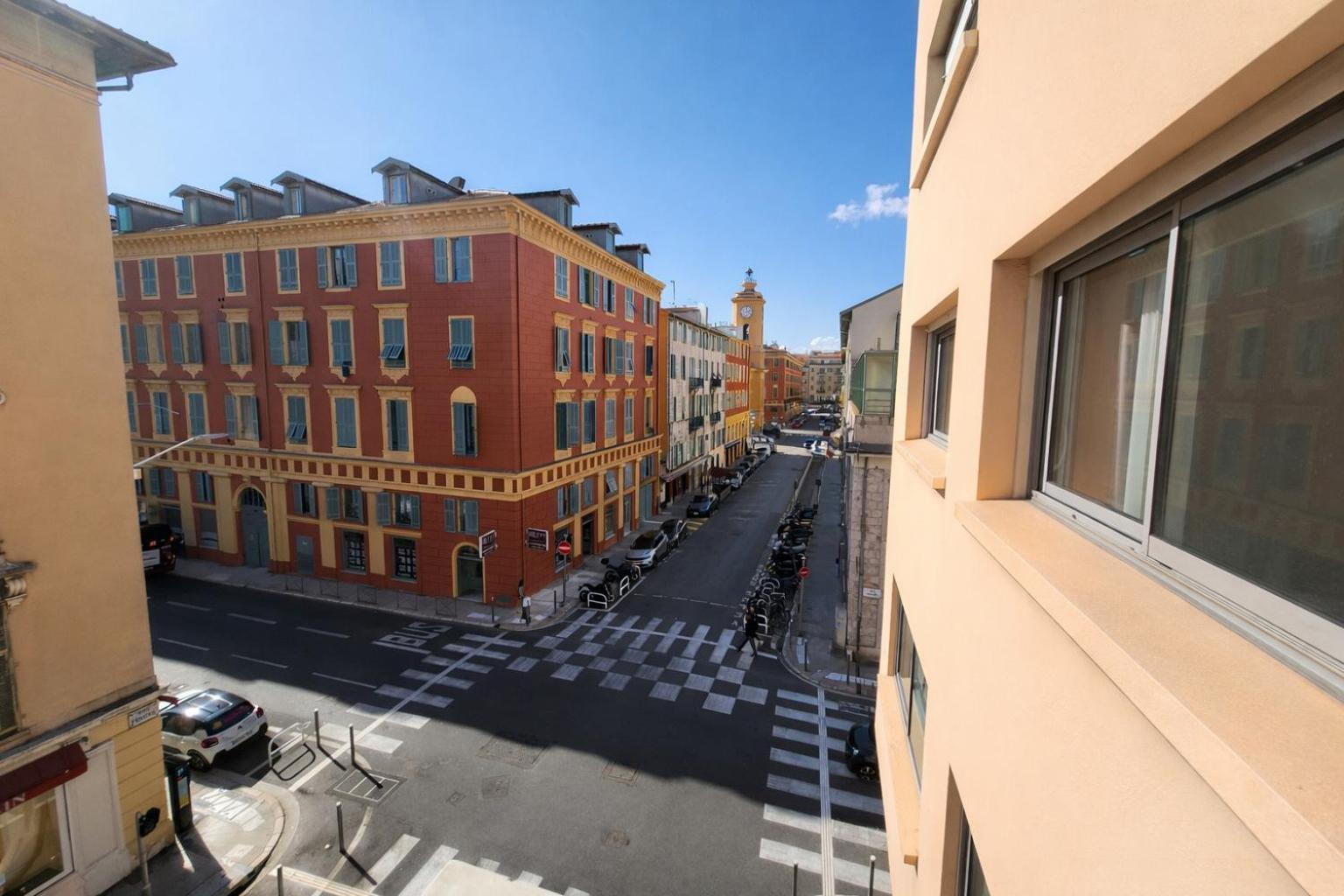 Port, Vue Et Confort Et Parking Nice