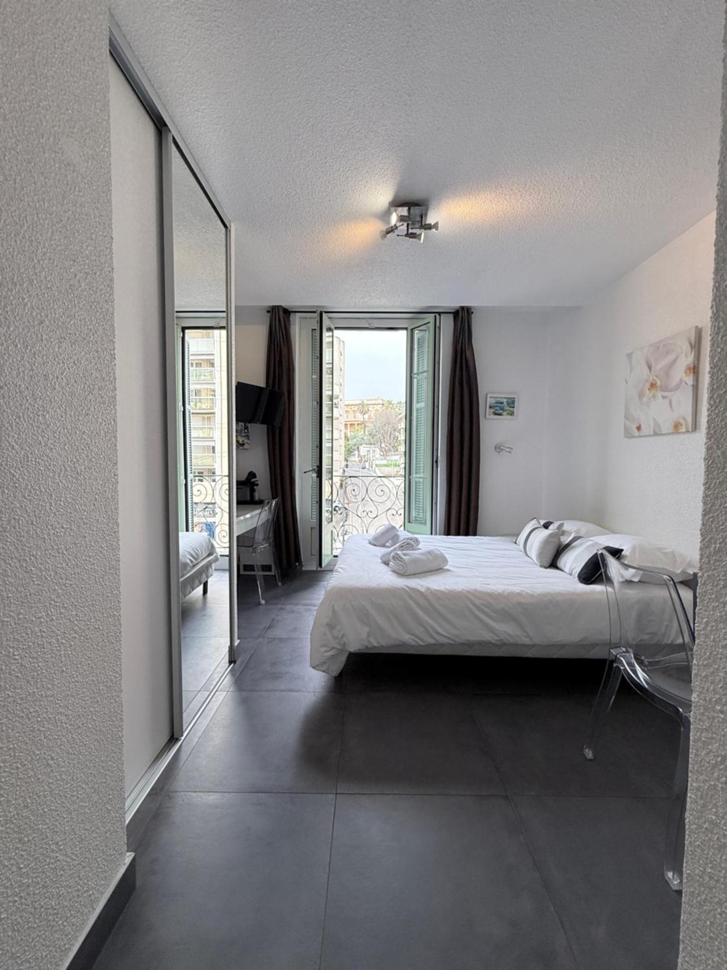 Apartment Avec Balcon- - Tram - Aeroport *