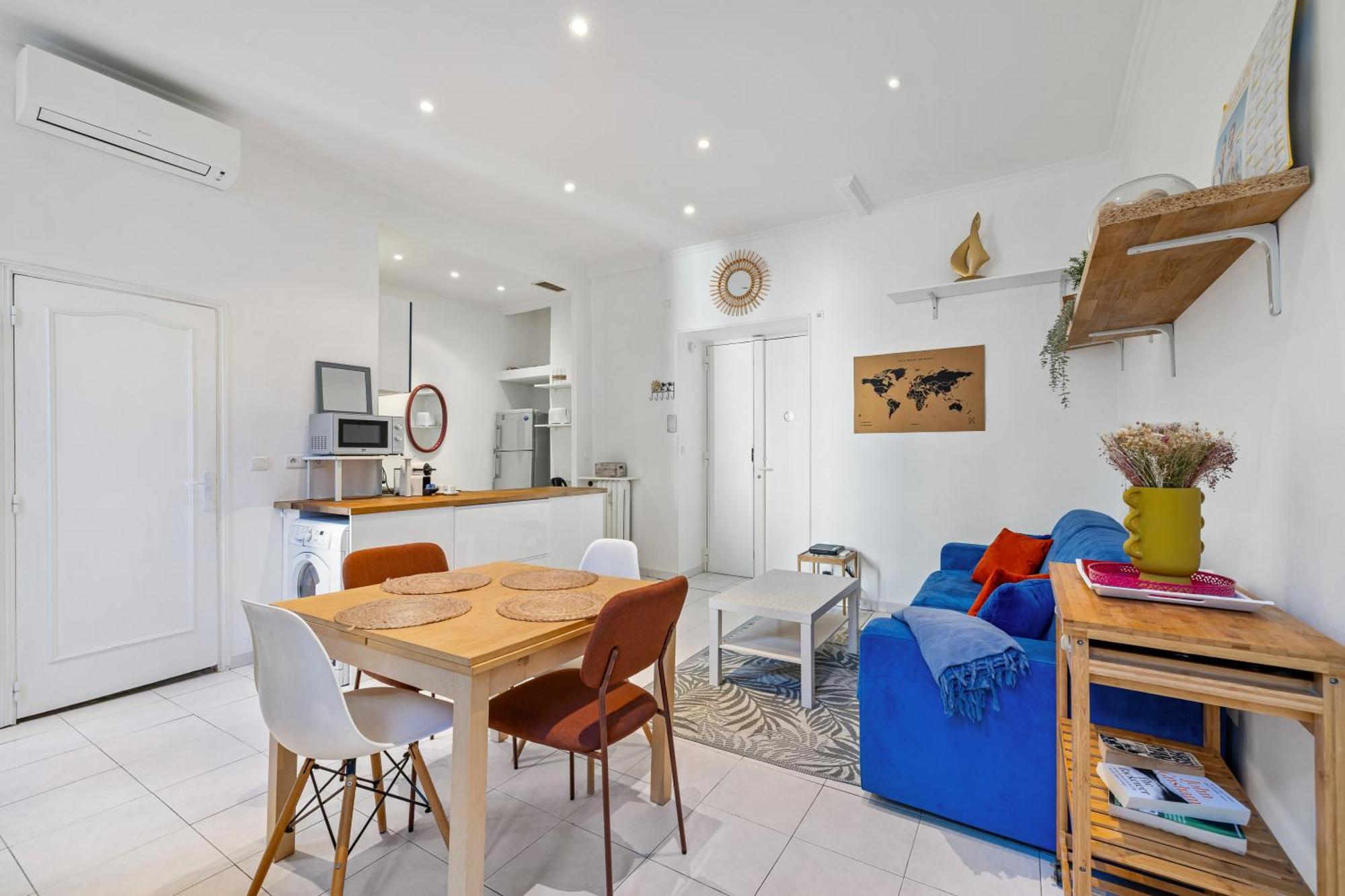 Renting - Grimaldi - Golden Square Location Fully Equiped Apartment