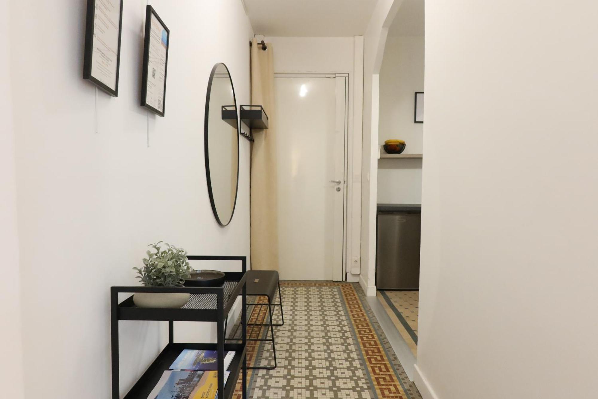 Quietude - Calme Avec Vue Jardin En Hyper Centre De Nice