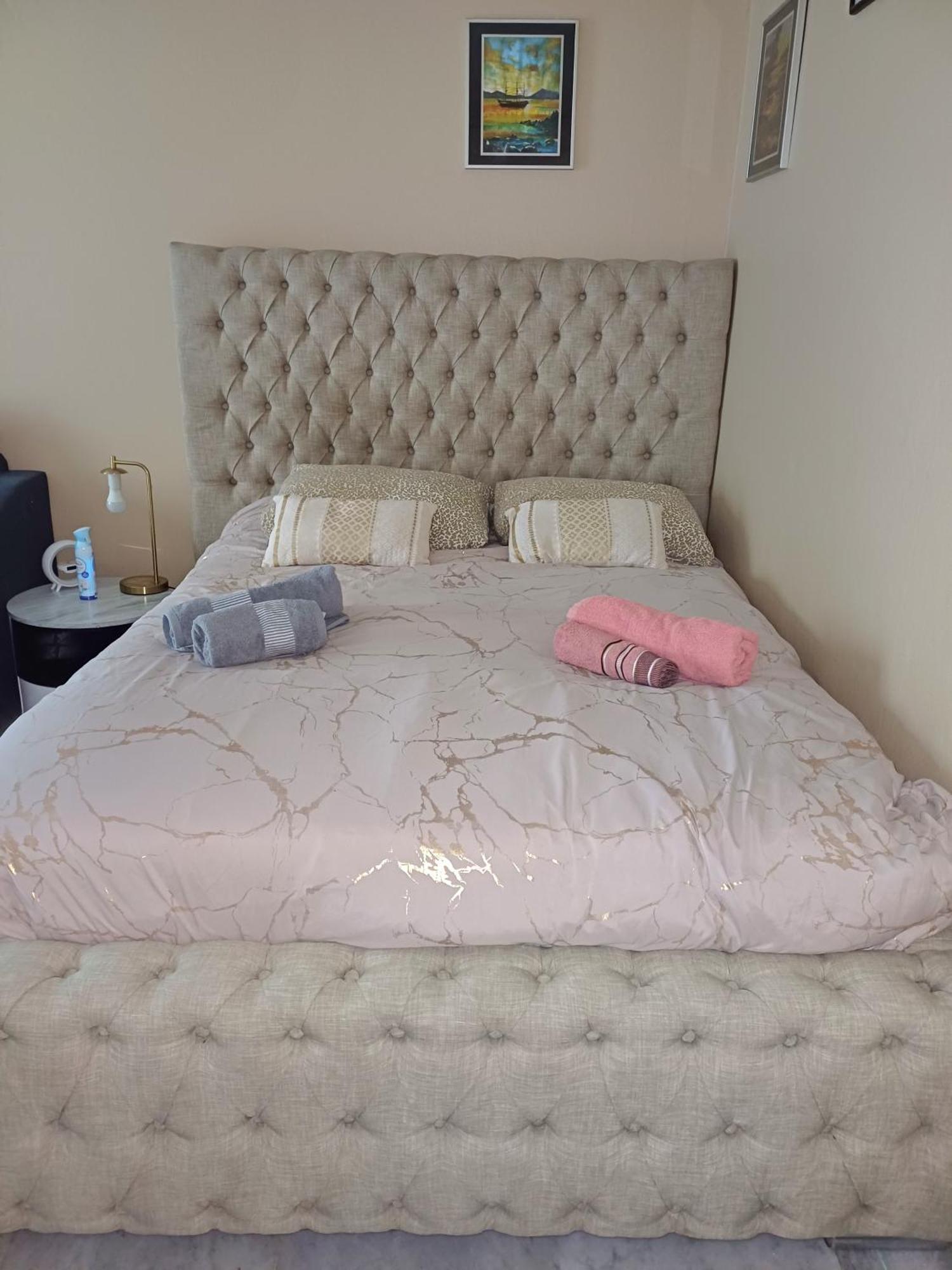 Elegant F1 Proche Tramway Et