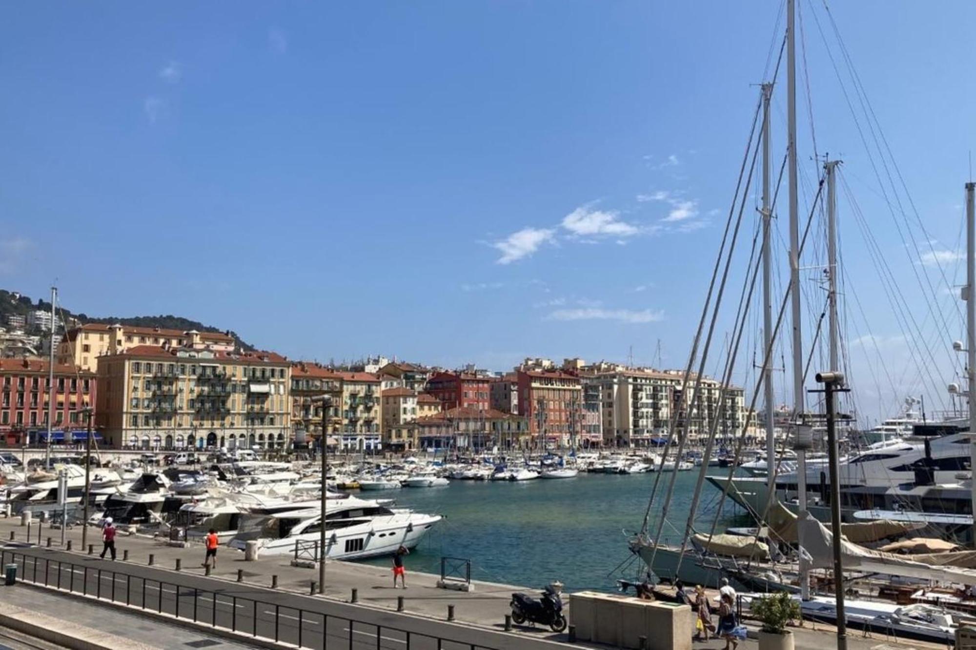 Beautiful 85m Near The Historic Center Nice