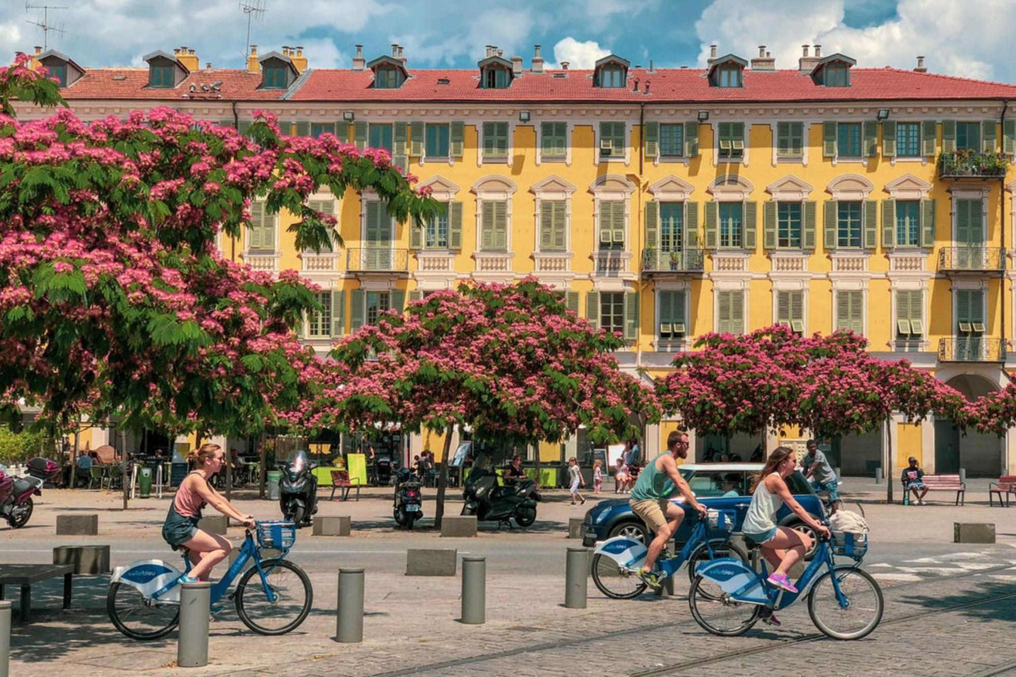 Apartment Beautiful 85m Near The Historic Center Nice