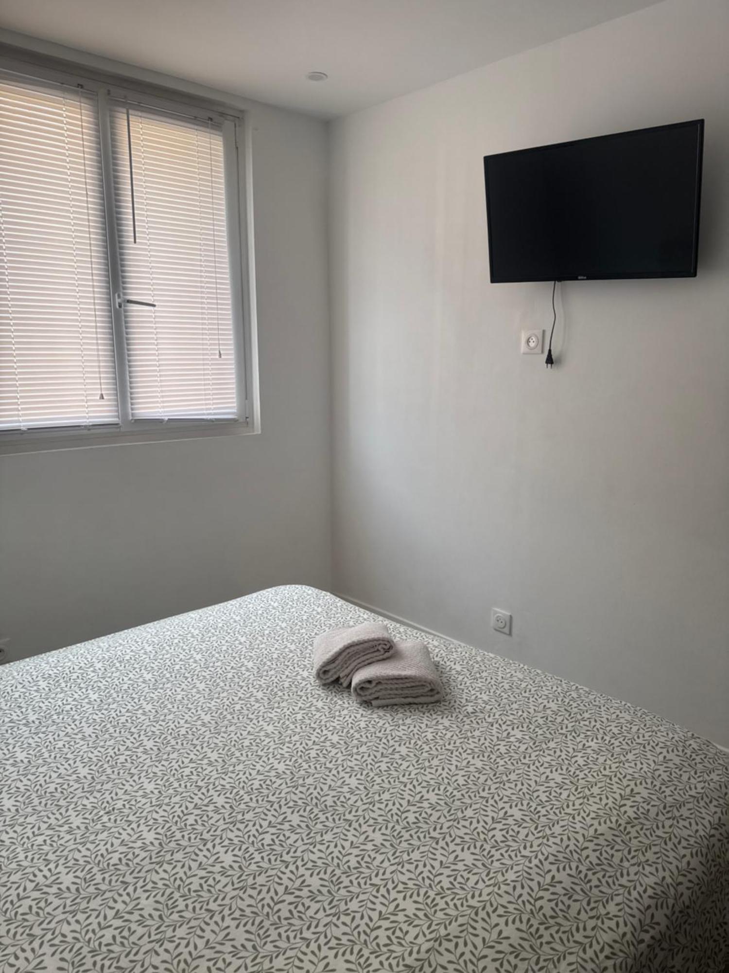 Homestay Location In Private Security With Free Parking, 1 Minute From Tramway, 9 Minutes From The Center, Accessible Transports Nice