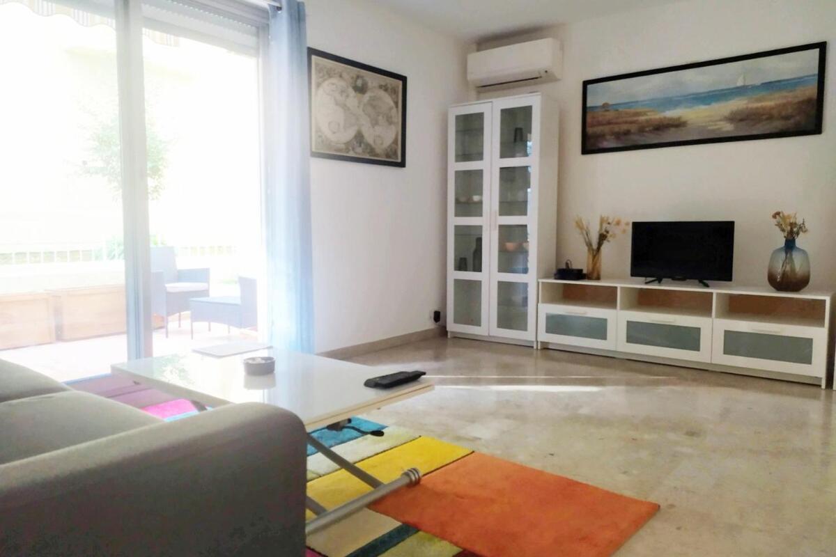 Apartment Secret Garden, Ideal For 2,large Terrace Nice