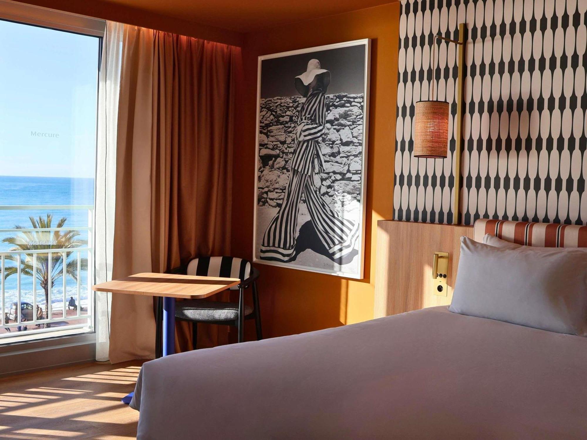 Mercure Promenade Des 4*