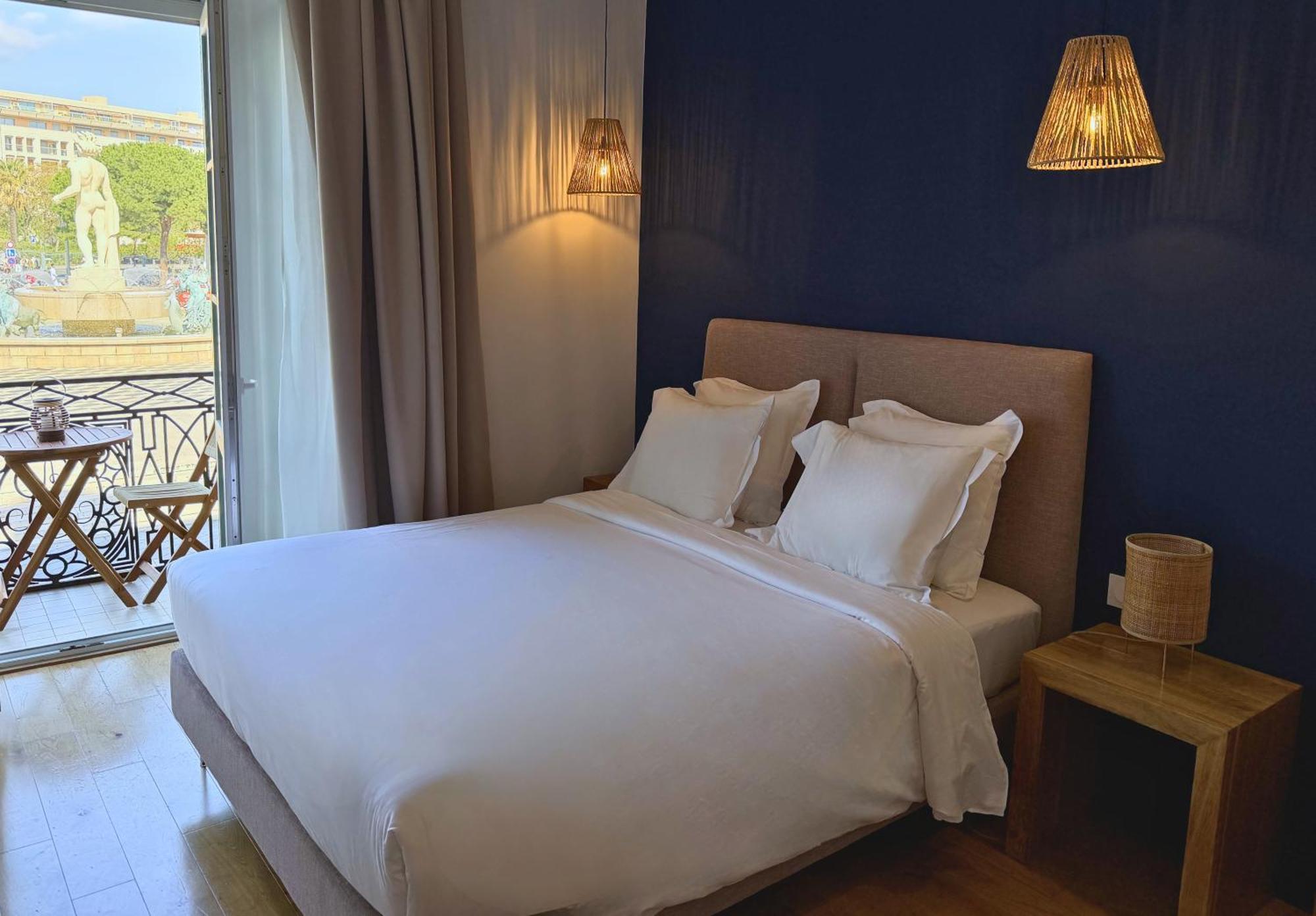 Hotel De La Mer 2*