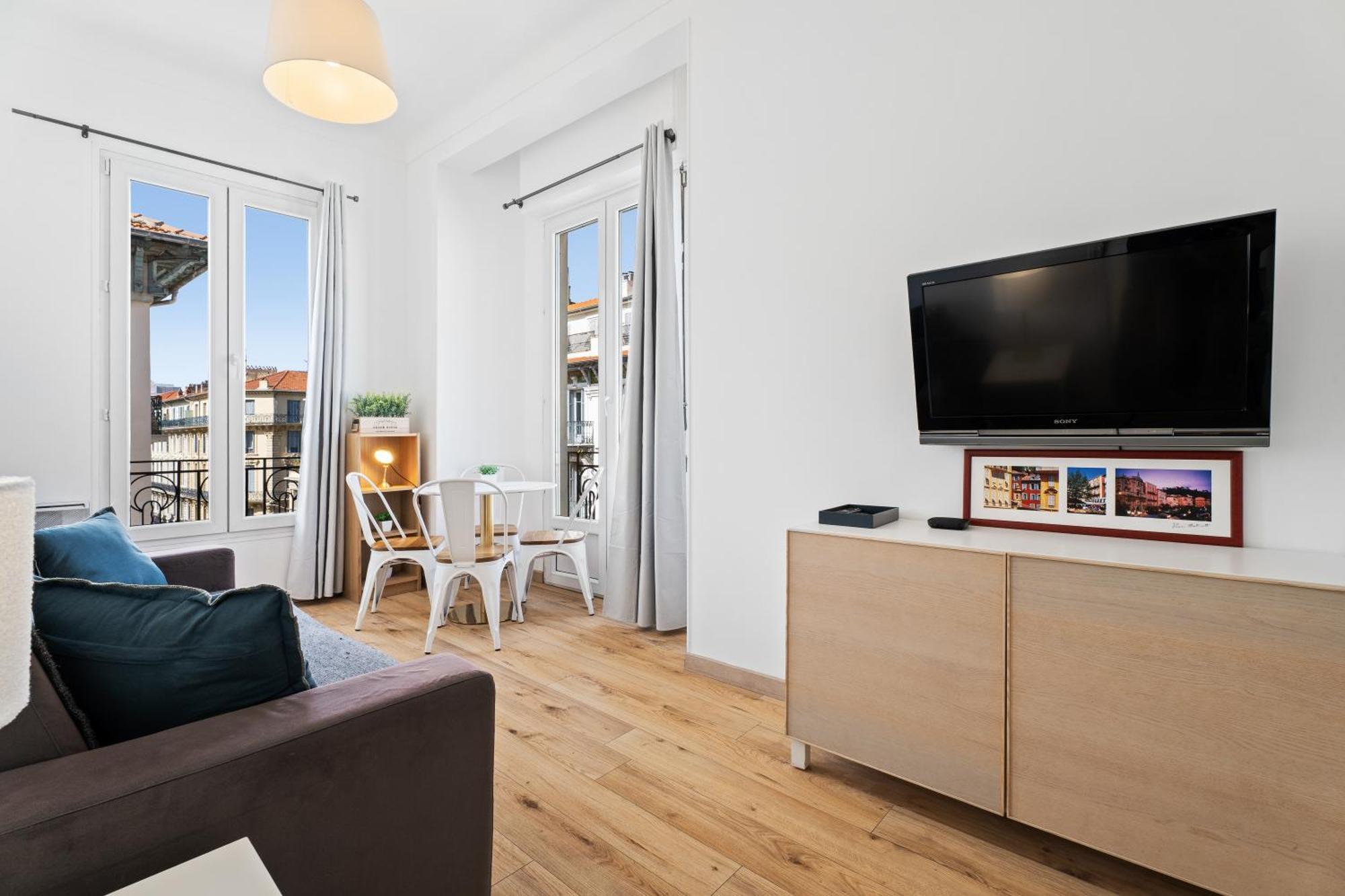 Apartment Renting - Notre Dame - Cosy Loft Perfect View On The Roofs