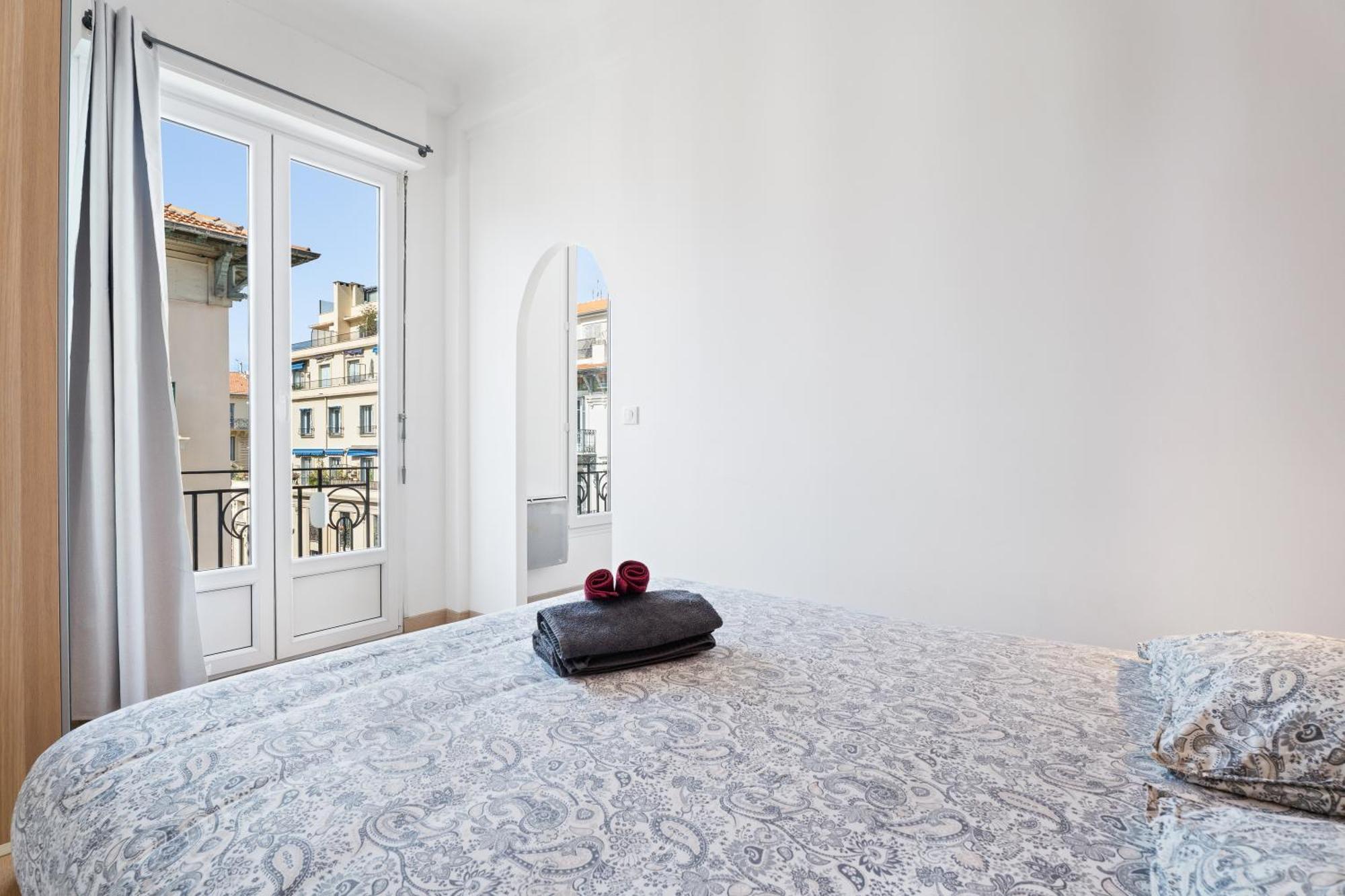 Renting - Notre Dame - Cosy Loft Perfect View On The Roofs * Nice