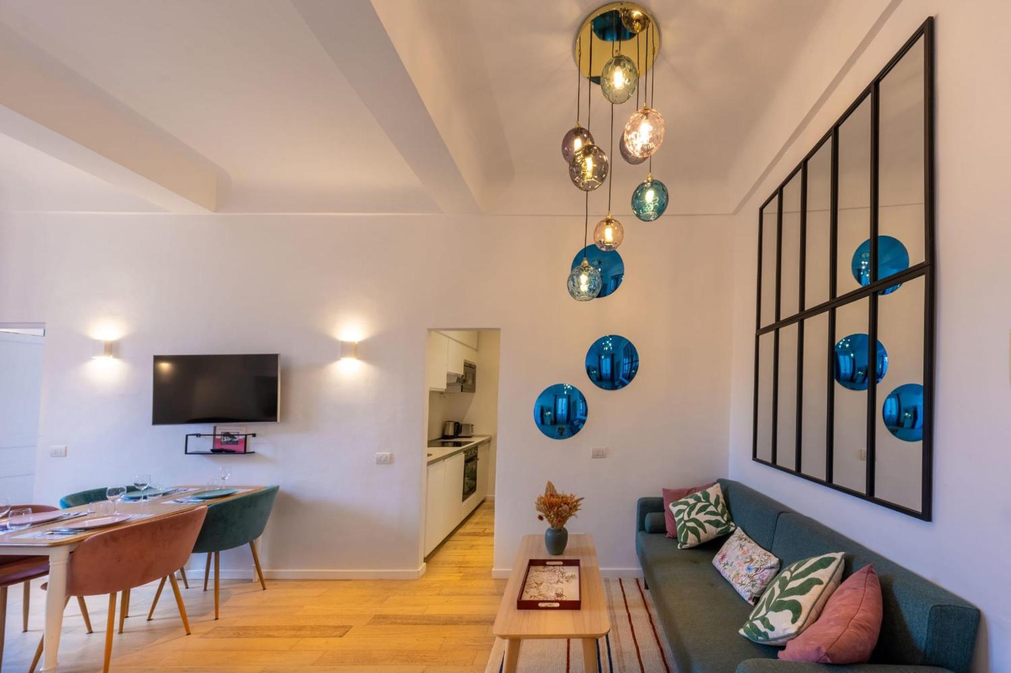 06a3 - Lovely In The Heart Of Old Apartment Nice